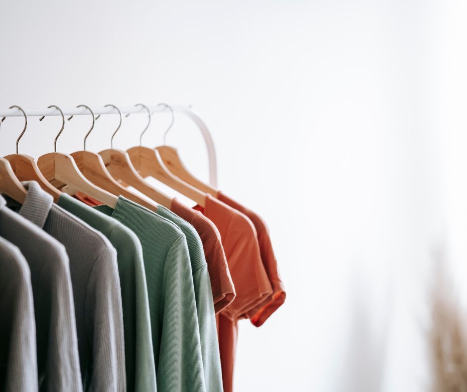 Van een volle naar een smaakvolle, duurzame kleerkast. - Foto