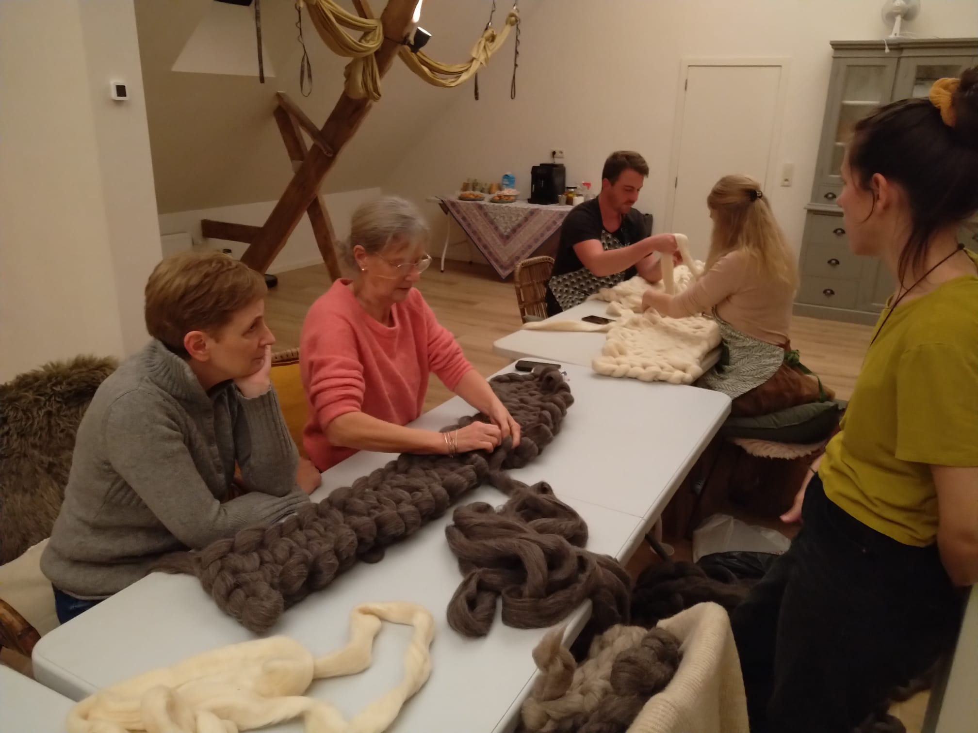 XXL woondeken uit 100% Merinowol - Workshop in groep. - Foto