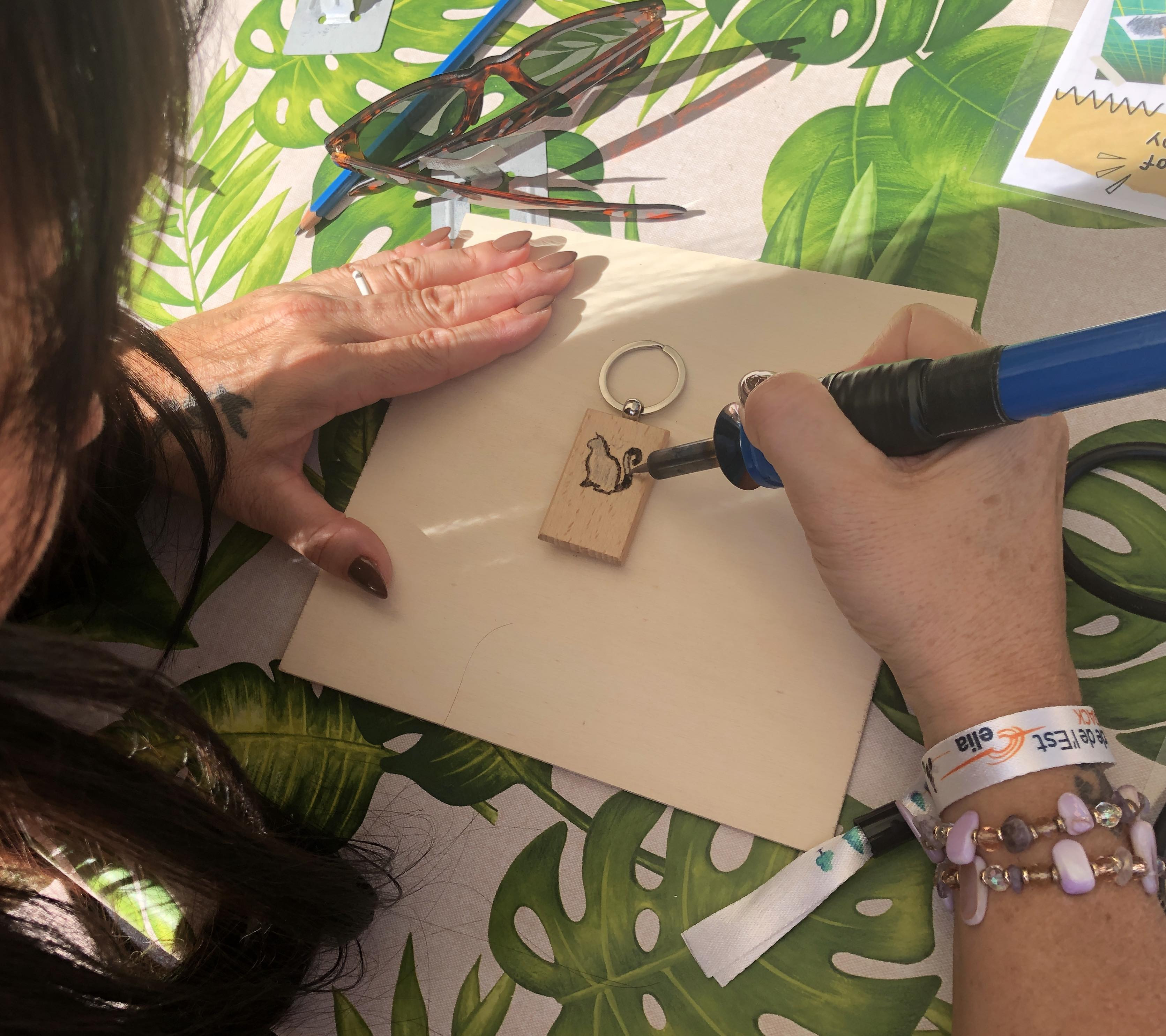 Inloopworkshop pyrografie voor evenementen - Foto