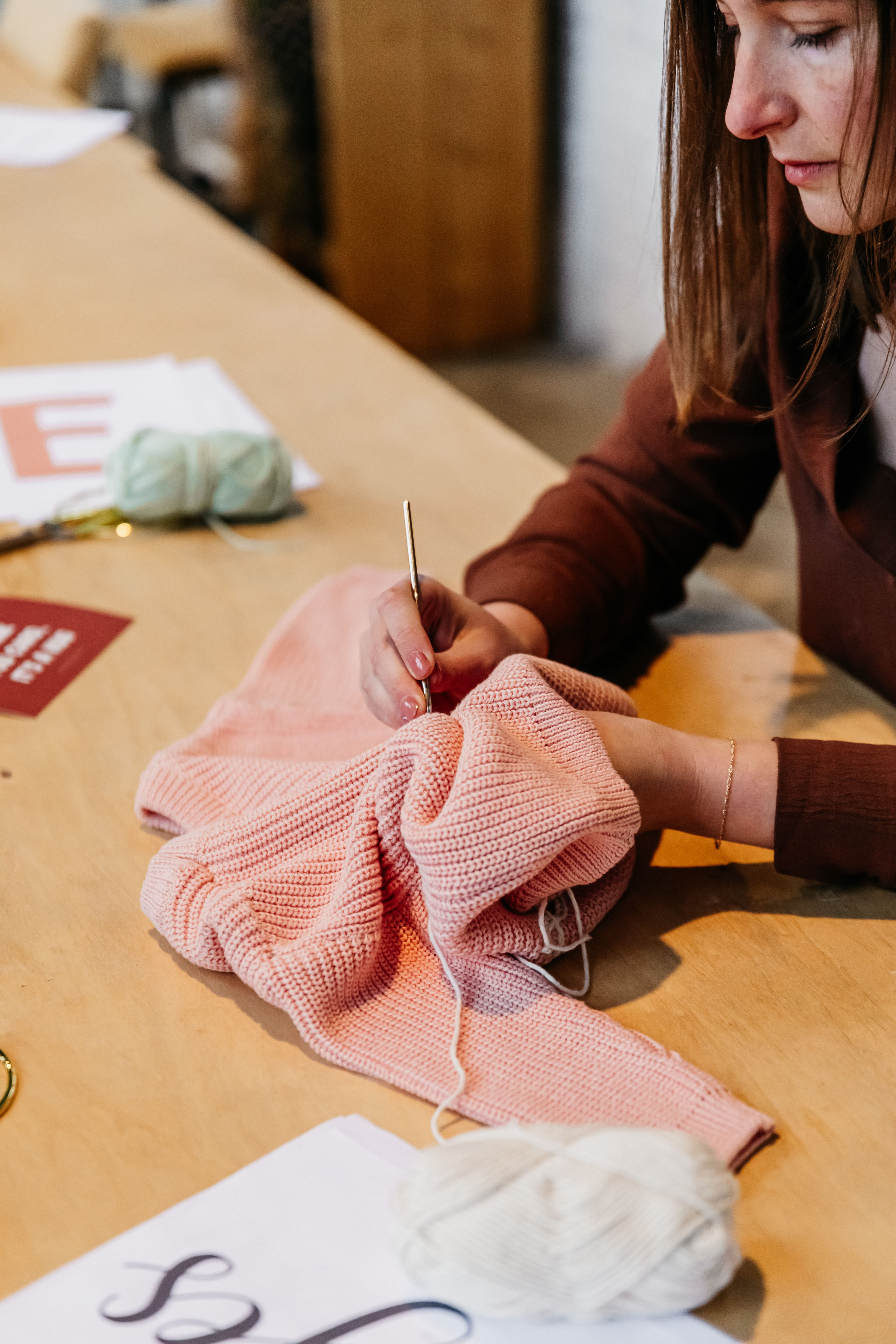Borduren op babytrui: babyshower workshop - Foto
