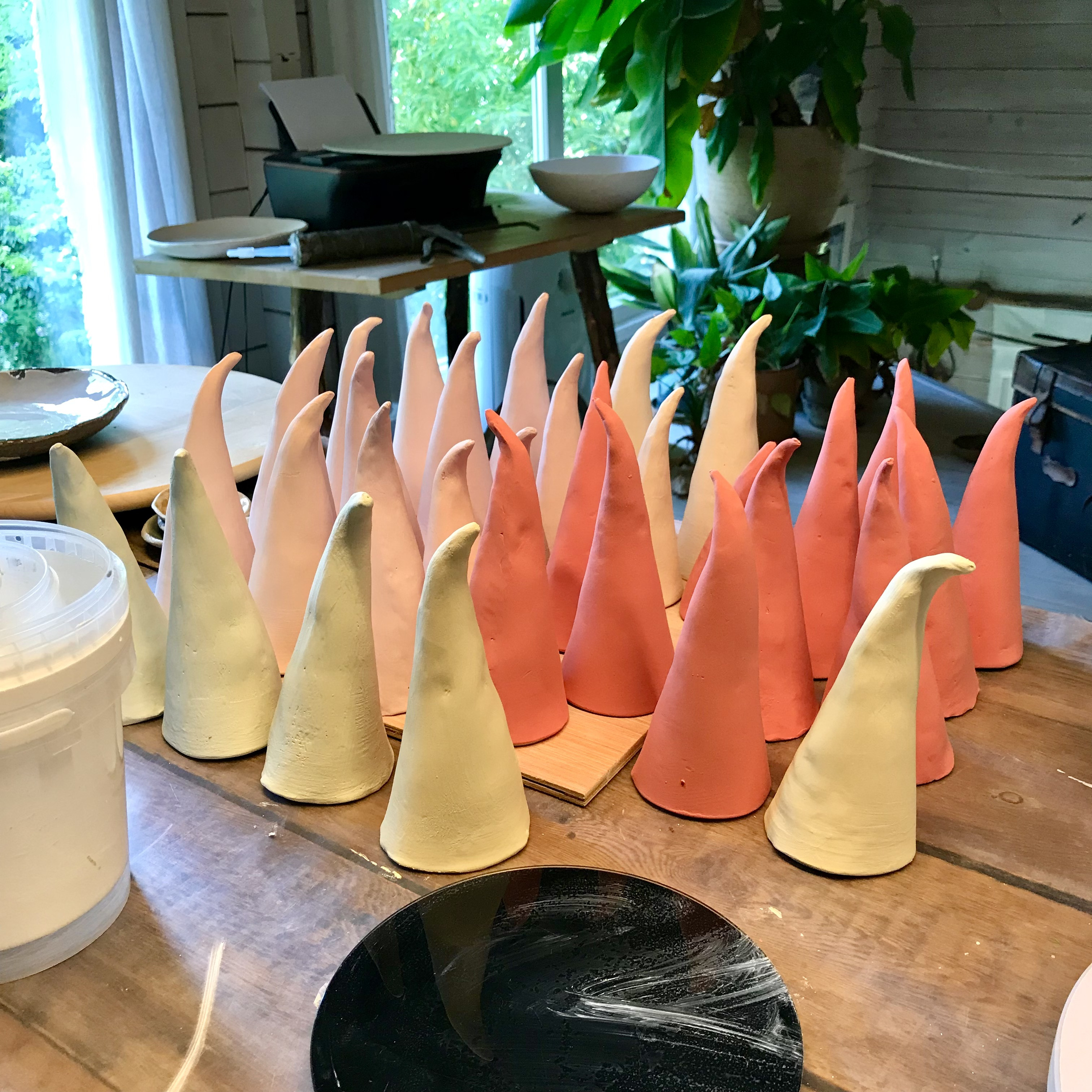 Workshop Kaboutermutsen in keramiek (privé groep) - Foto