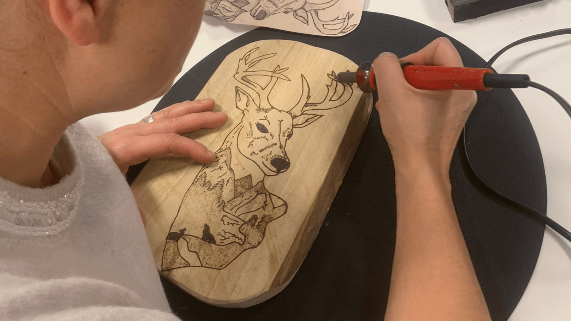 Pyrografie voor groepen (houtbranden) - Foto