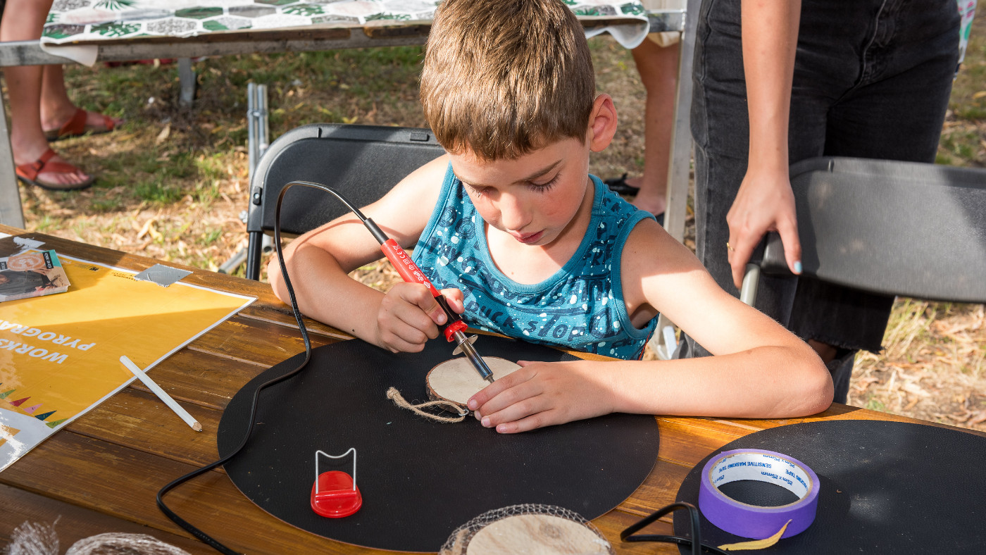 Workshop Pyrografie - open animatie op event - Foto