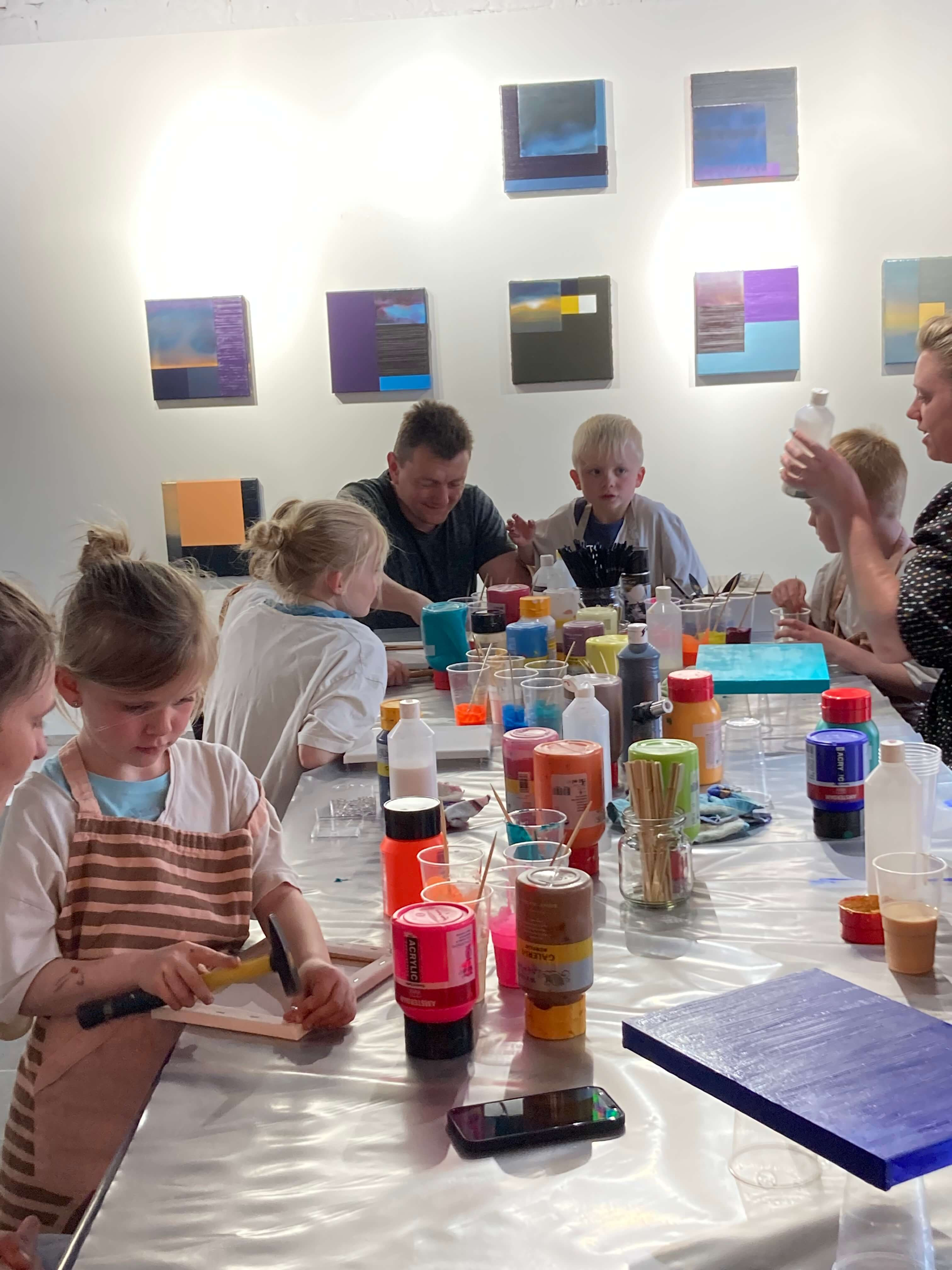 Bachelor(ette) Party Workshop: pouring fun ! maak samen met schilderij(en) voor de bruid of bruidegom - Foto