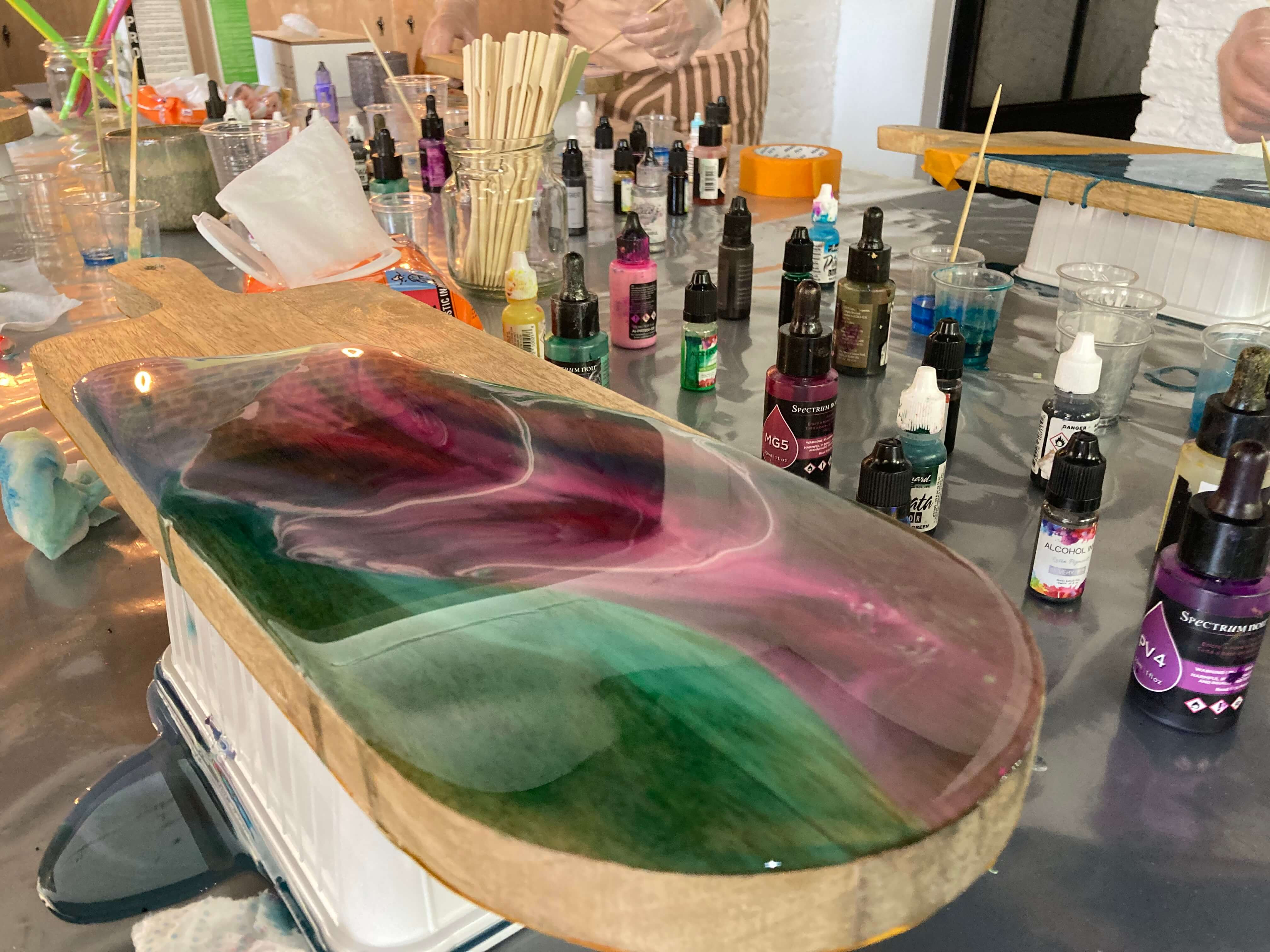 Workshop Aperotime en je eigen aperitief plank of dienblad in hars (resin) - Foto