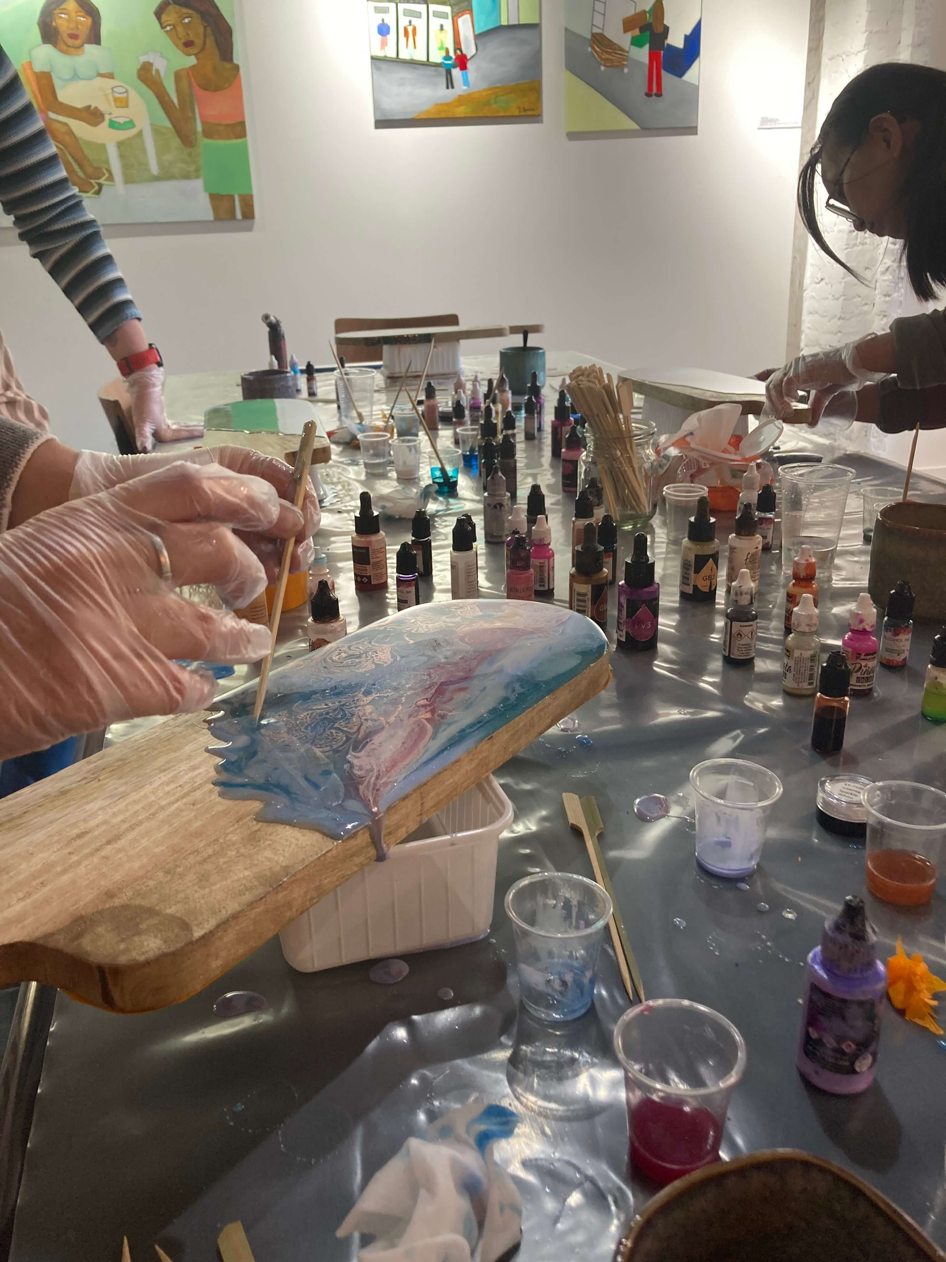 Workshop Aperotime en je eigen aperitief plank of dienblad in hars (resin) - Foto