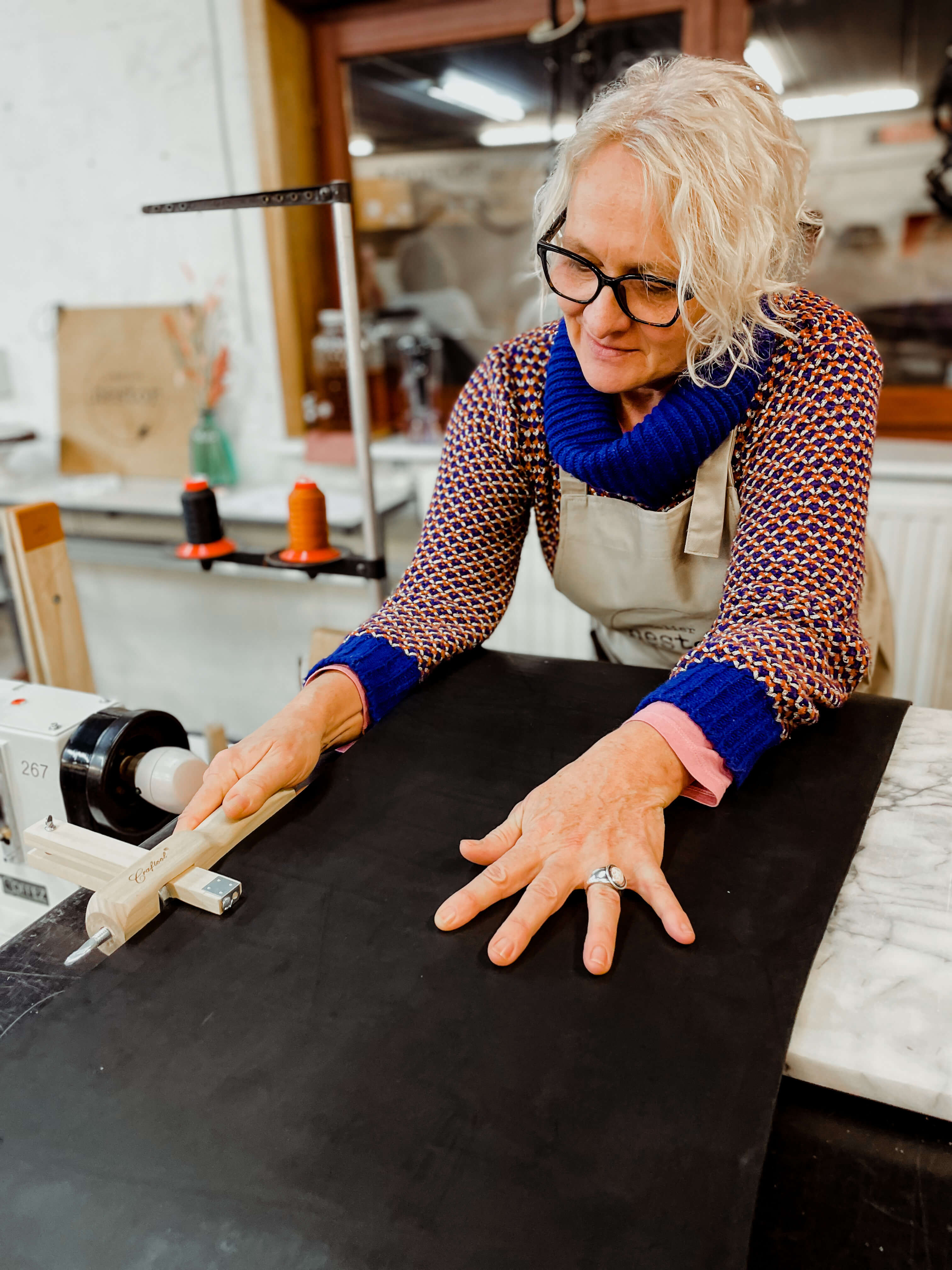 Workshop lederen broeksriem - ceintuur - Foto