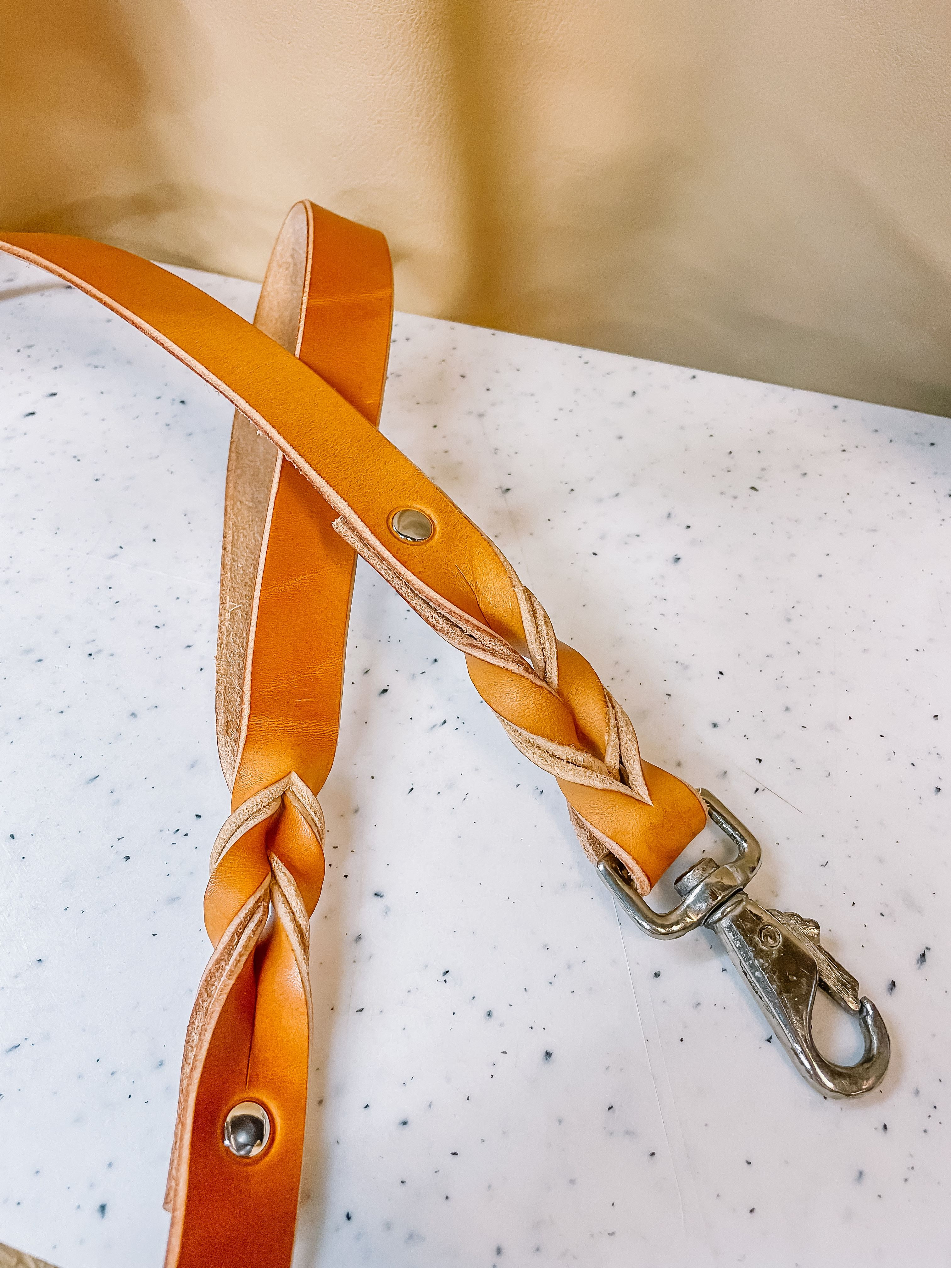 Workshop lederen hondenhalsband met bijpassende riem - Foto