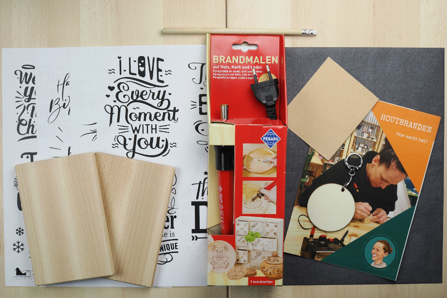 DIY pakket houtbranden / pyrografie 2 wenskaarten
