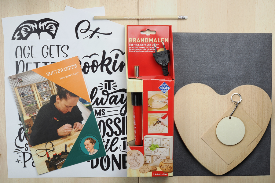 DIY pakket houtbranden / pyrografie snijplank Hart