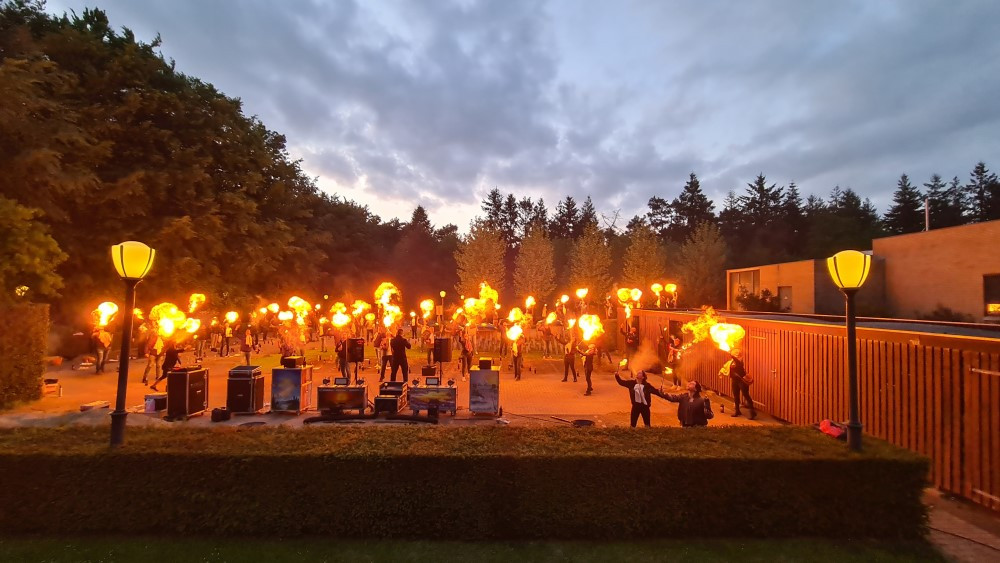 Workshop Vuurspuwen 🔥bij jou op locatie - Foto