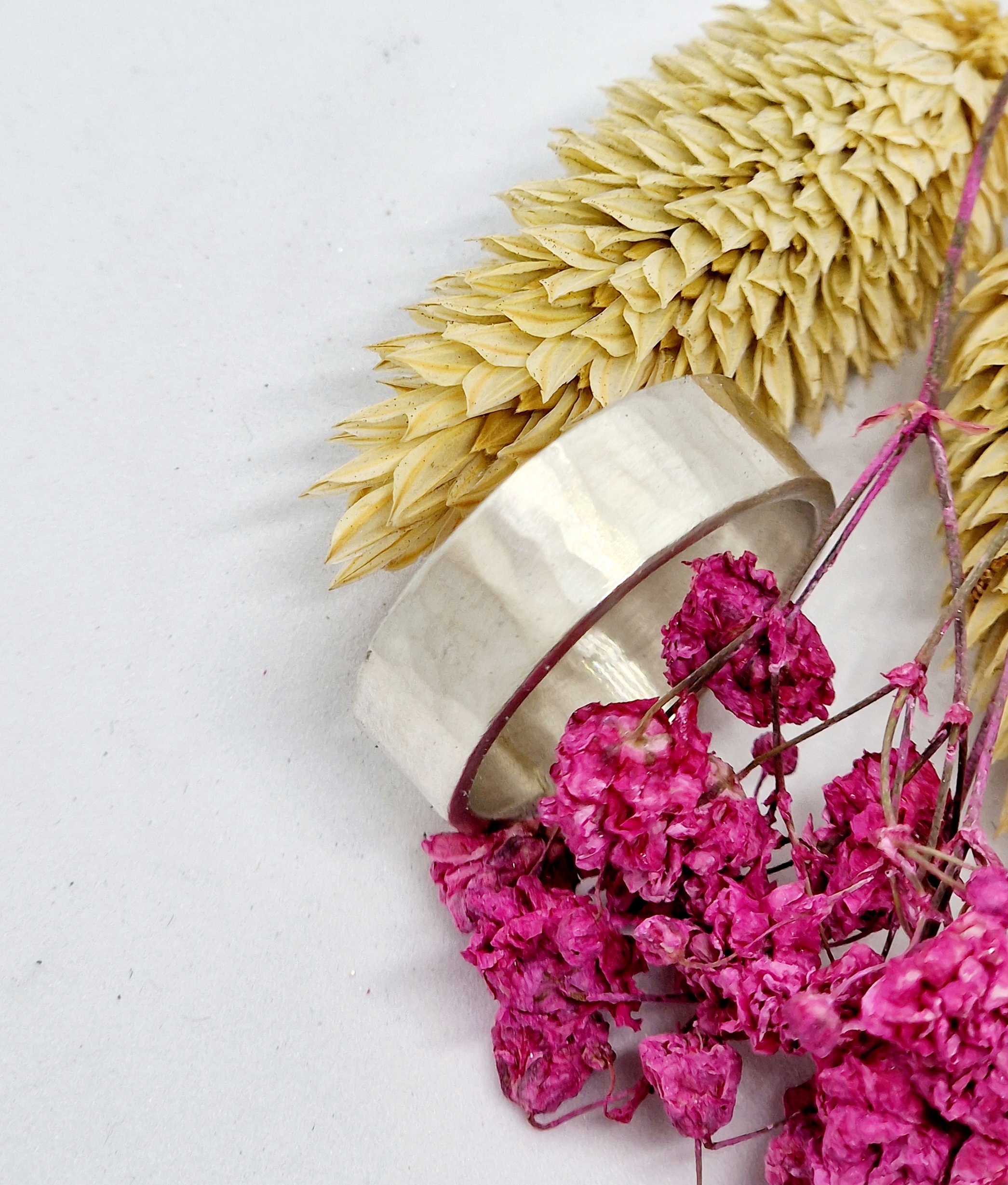 zilveren Ring of armband met hamerslag smeden