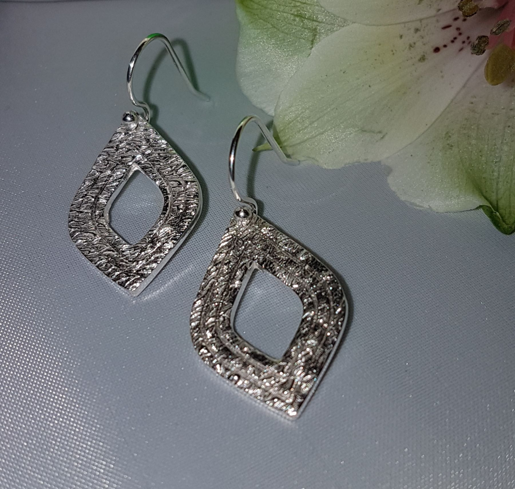 Workshop Zilverklei Oorbellen en/of Hangers met vriendinnen, familie, collega's,... of als vrijgezelle-party - Foto