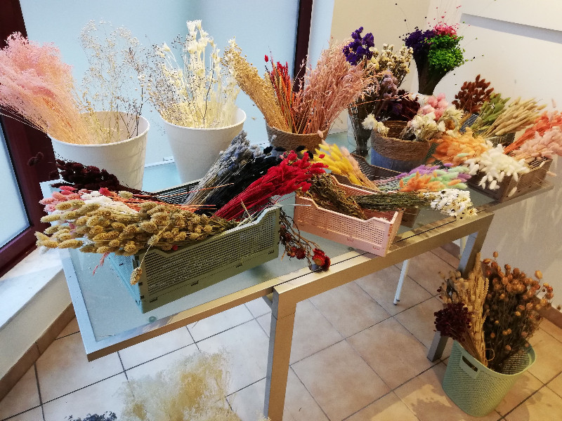 Workshop stolp met droogbloemen - Foto