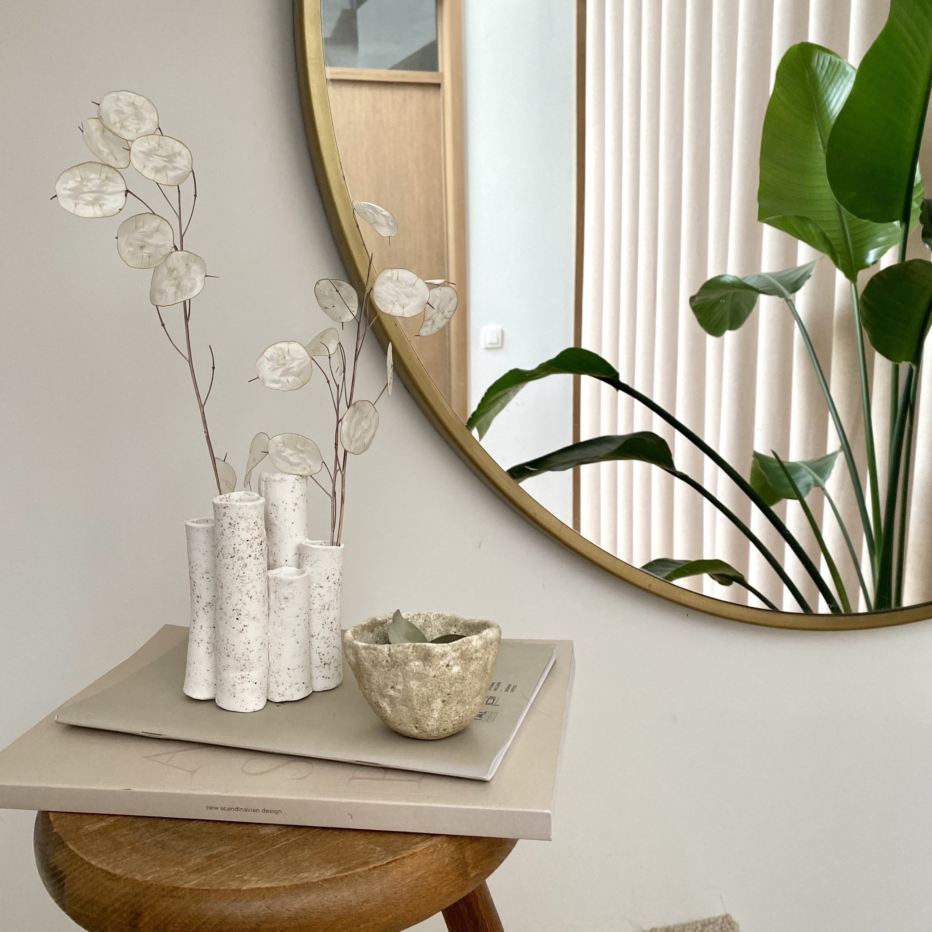 Vaasjes voor droogbloemen uit klei, workshop voor een groep - Foto