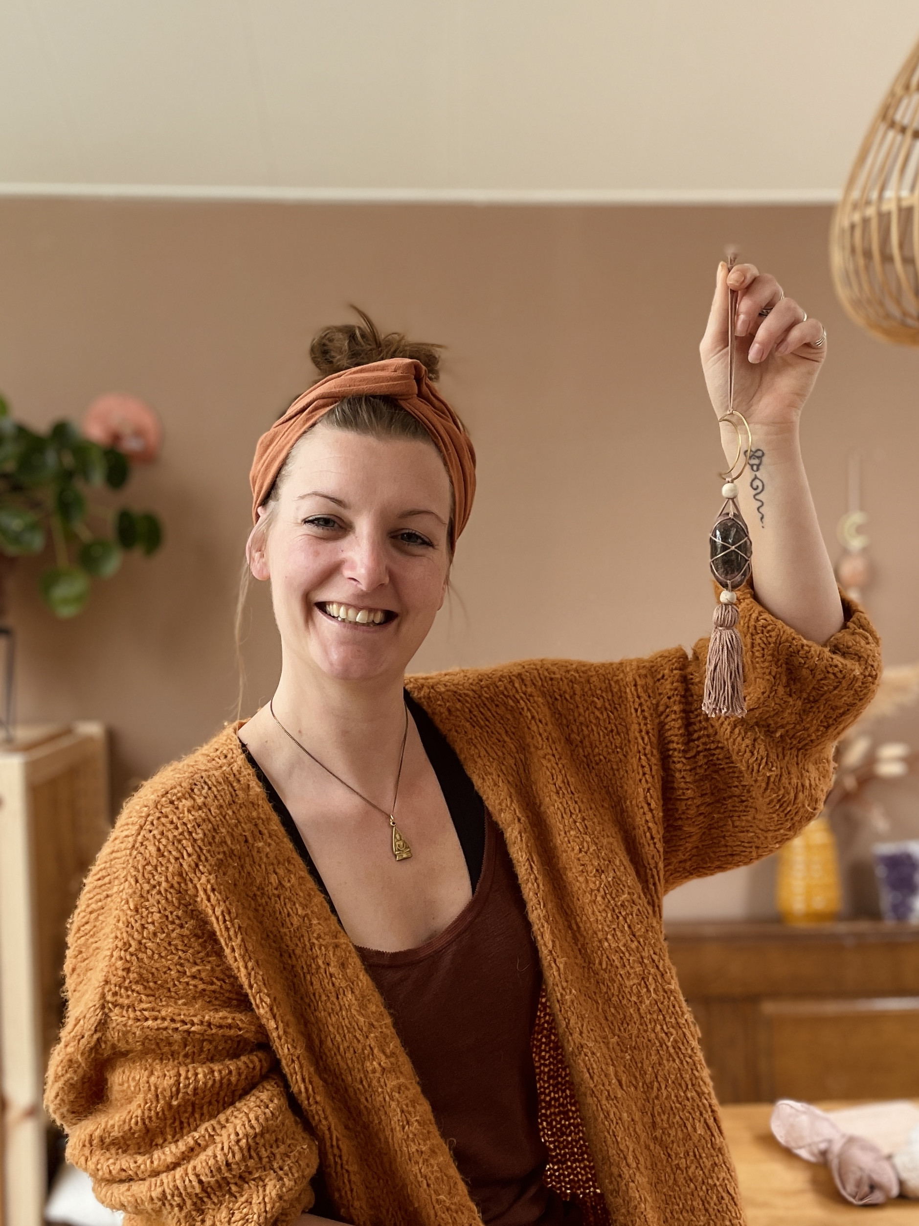 Workshop Maak je eigen edelstenenhanger - Foto