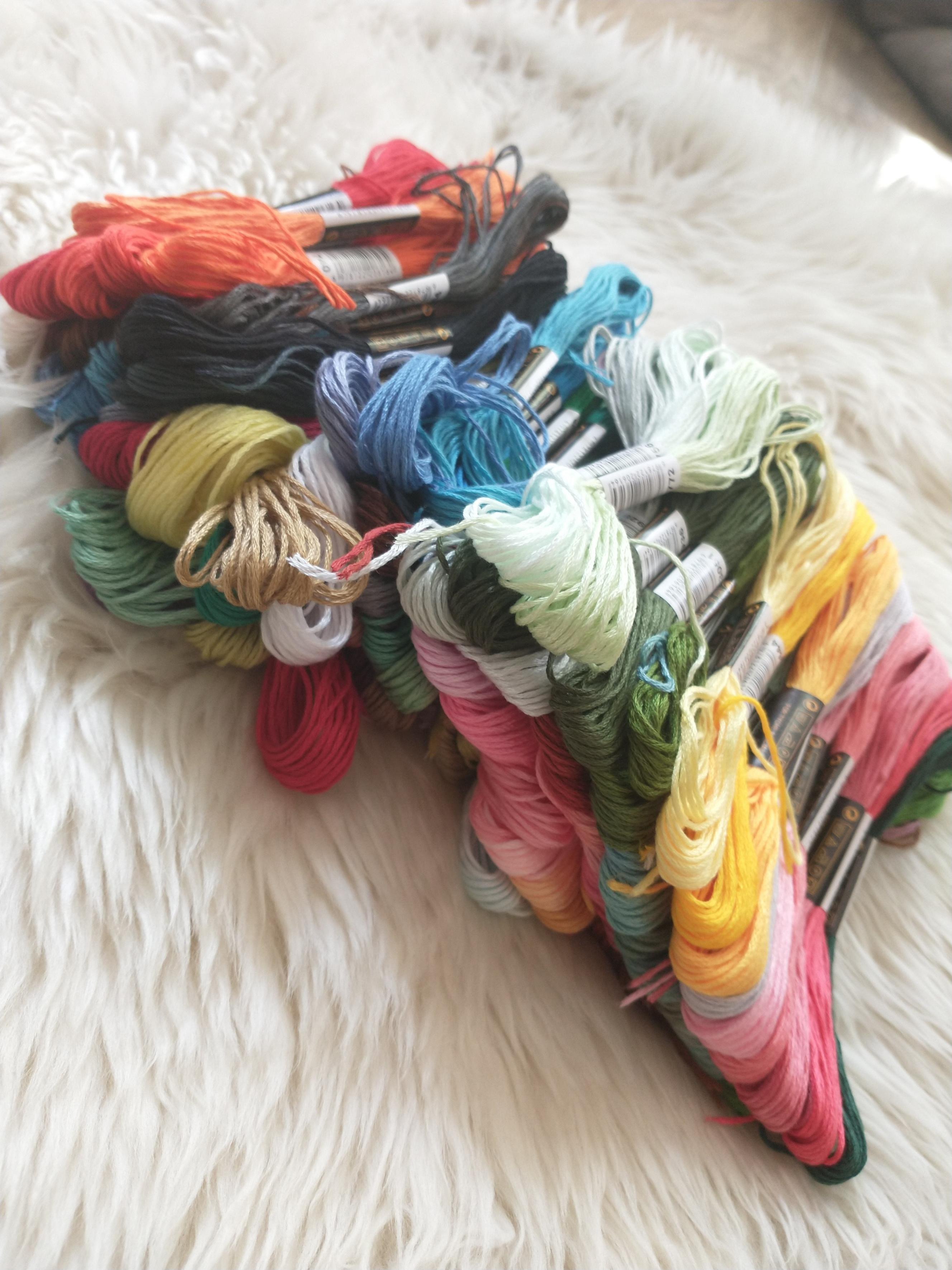 Stitch & Frame: Creëer je eigen borduurkunst in houten ringen - DIY kit - Foto