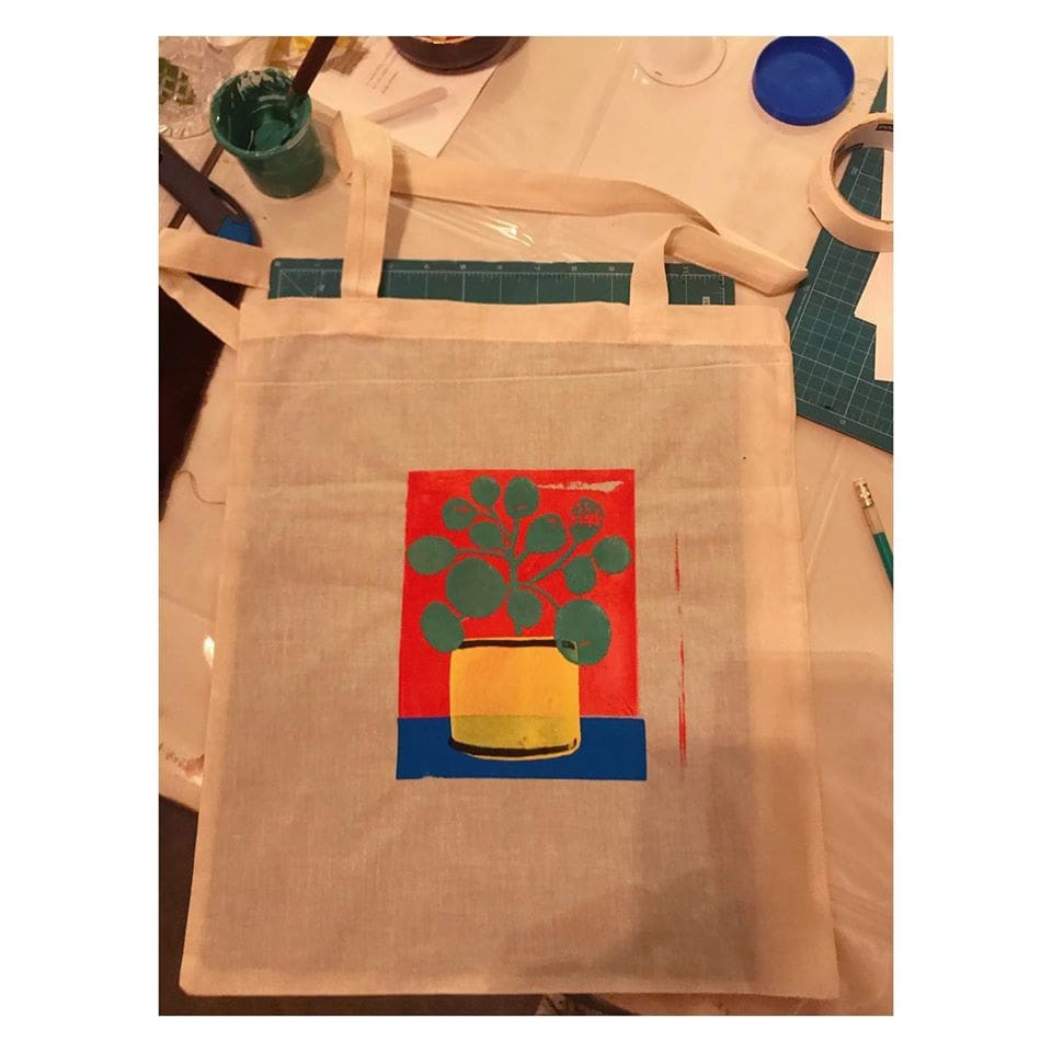 Workshop Zeefdrukken op textiel - tote bags - Foto