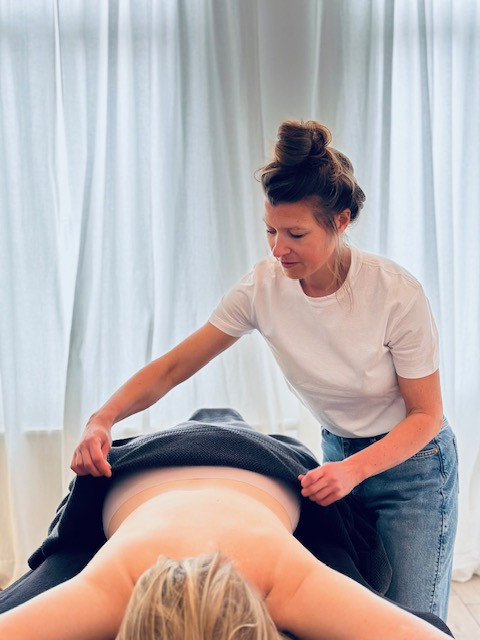 MASSAGE WORKSHOP - VRIJGEZELLEN - Foto