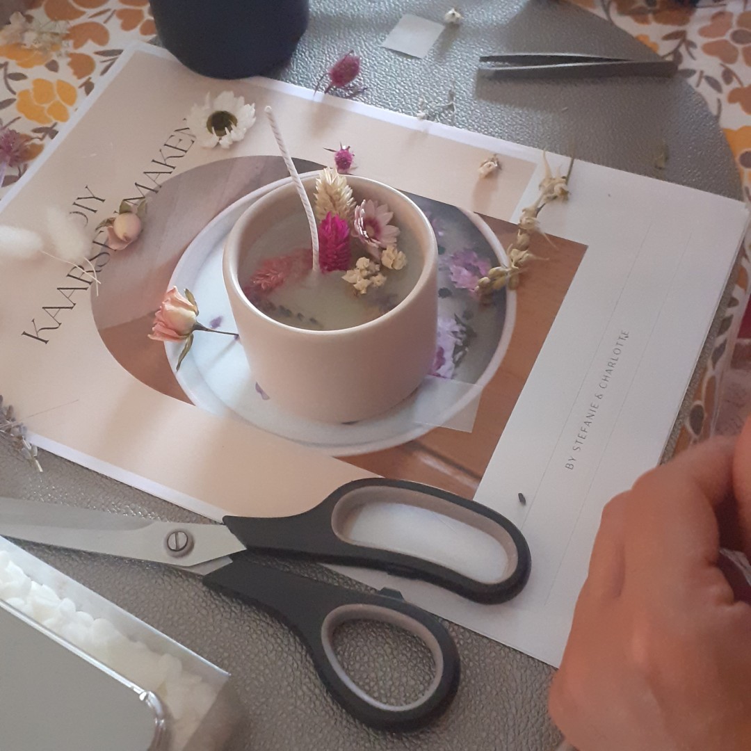 Privé workshop - Kaarsen maken met droogbloemen