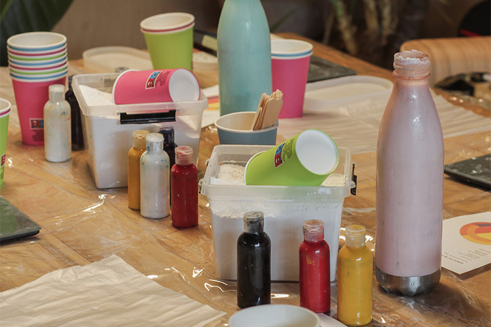 Creatief met jesmonite workshop voor bedrijven - Foto