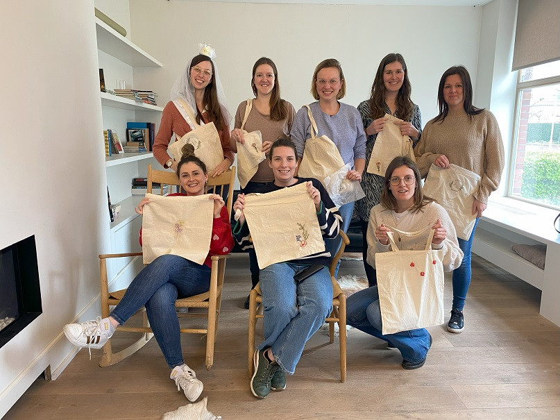 Logo Borduren op Totebag (privé groep) - Foto