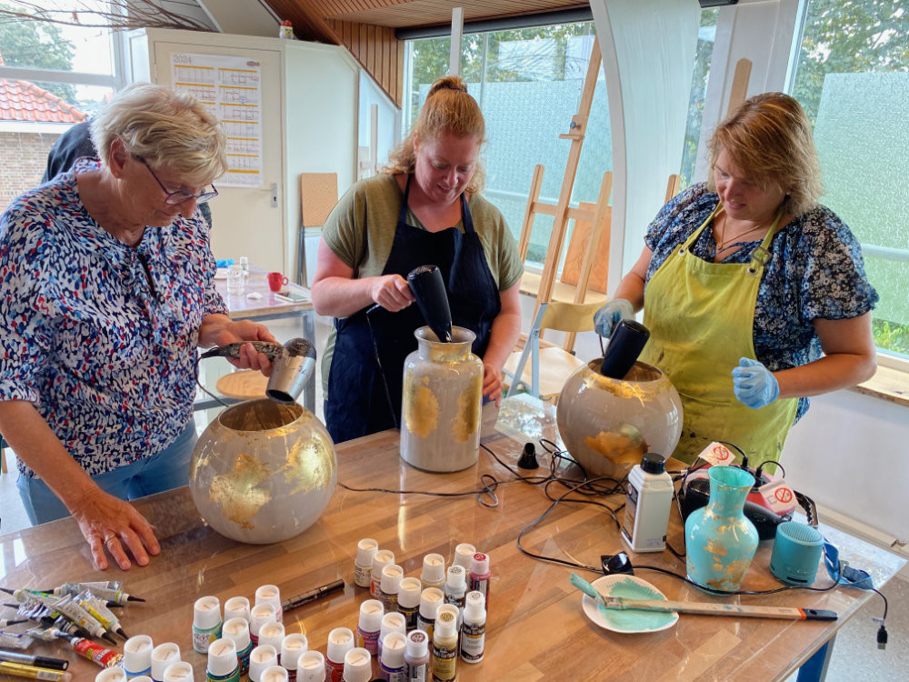 Creatieve workshop vaas beschilderen - Foto