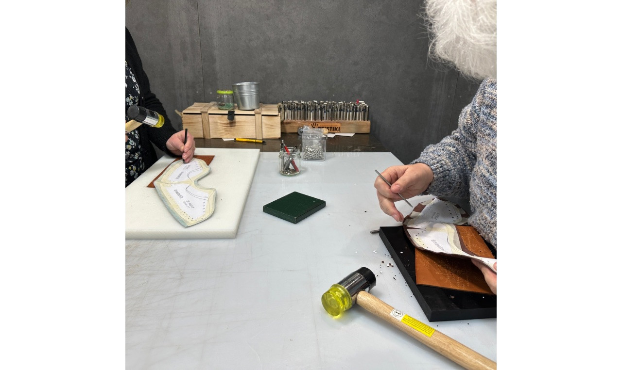 Lederen sneakers maken workshop - Foto