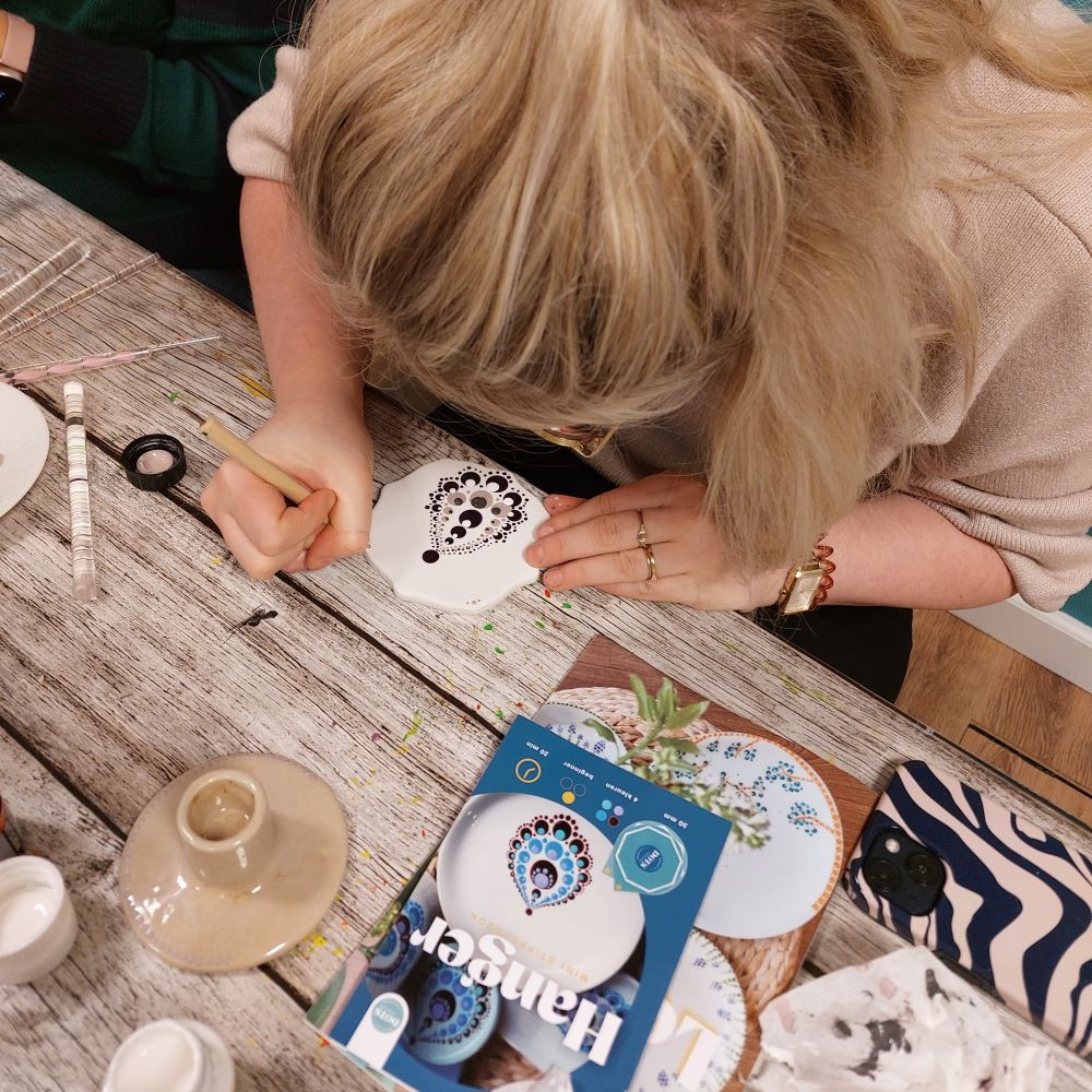 Workshop kunst met stippen voor een groep - Foto