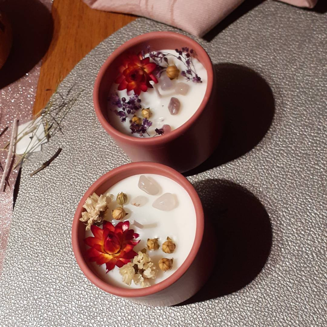 Kaarsen maken met droogbloemen - Foto