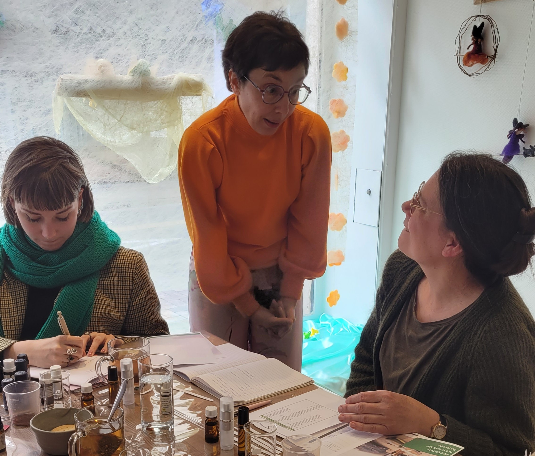 Maak je eigen natuurlijk parfum - Foto