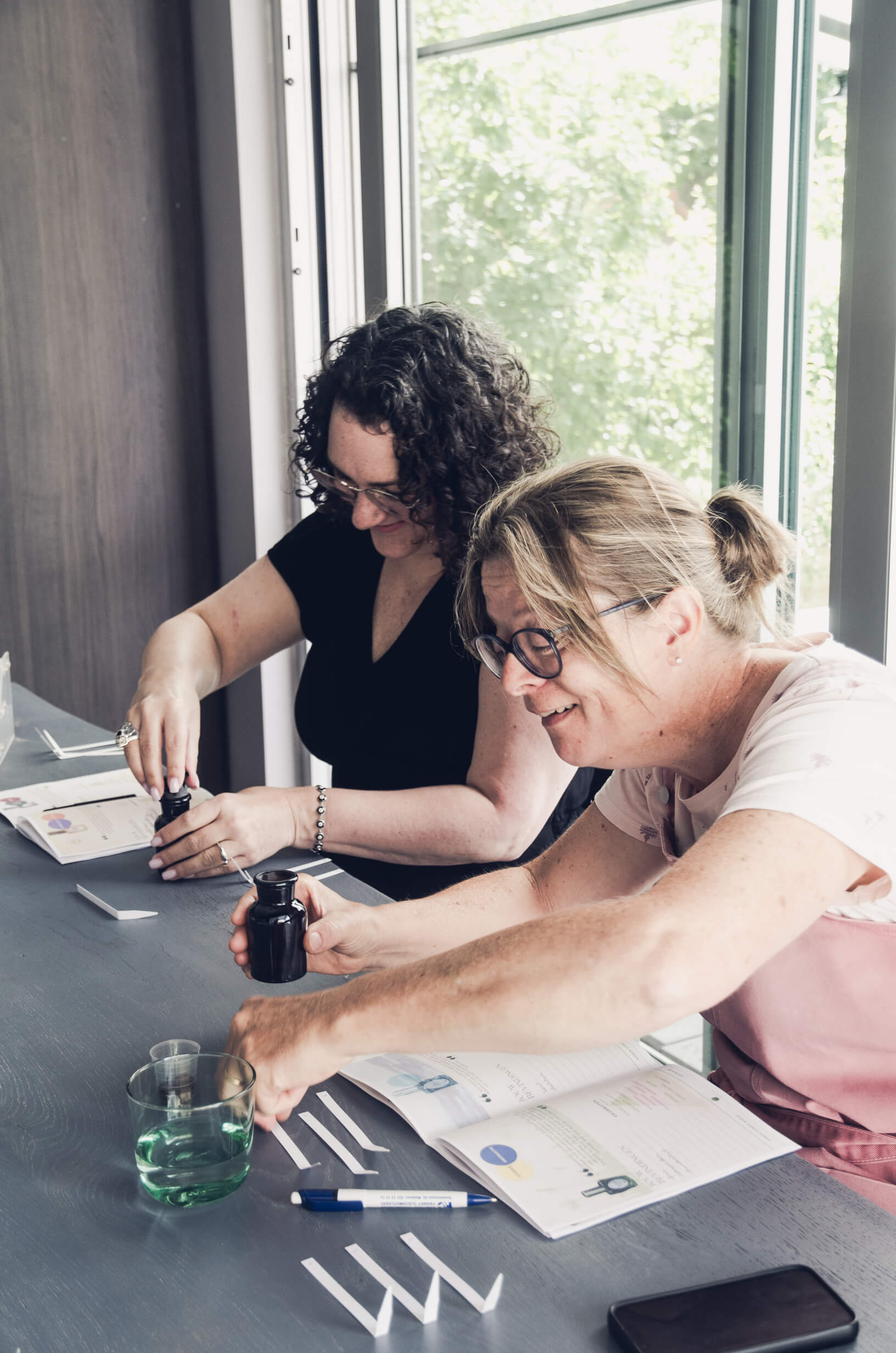 Natuurlijk parfum geurtasting - Foto