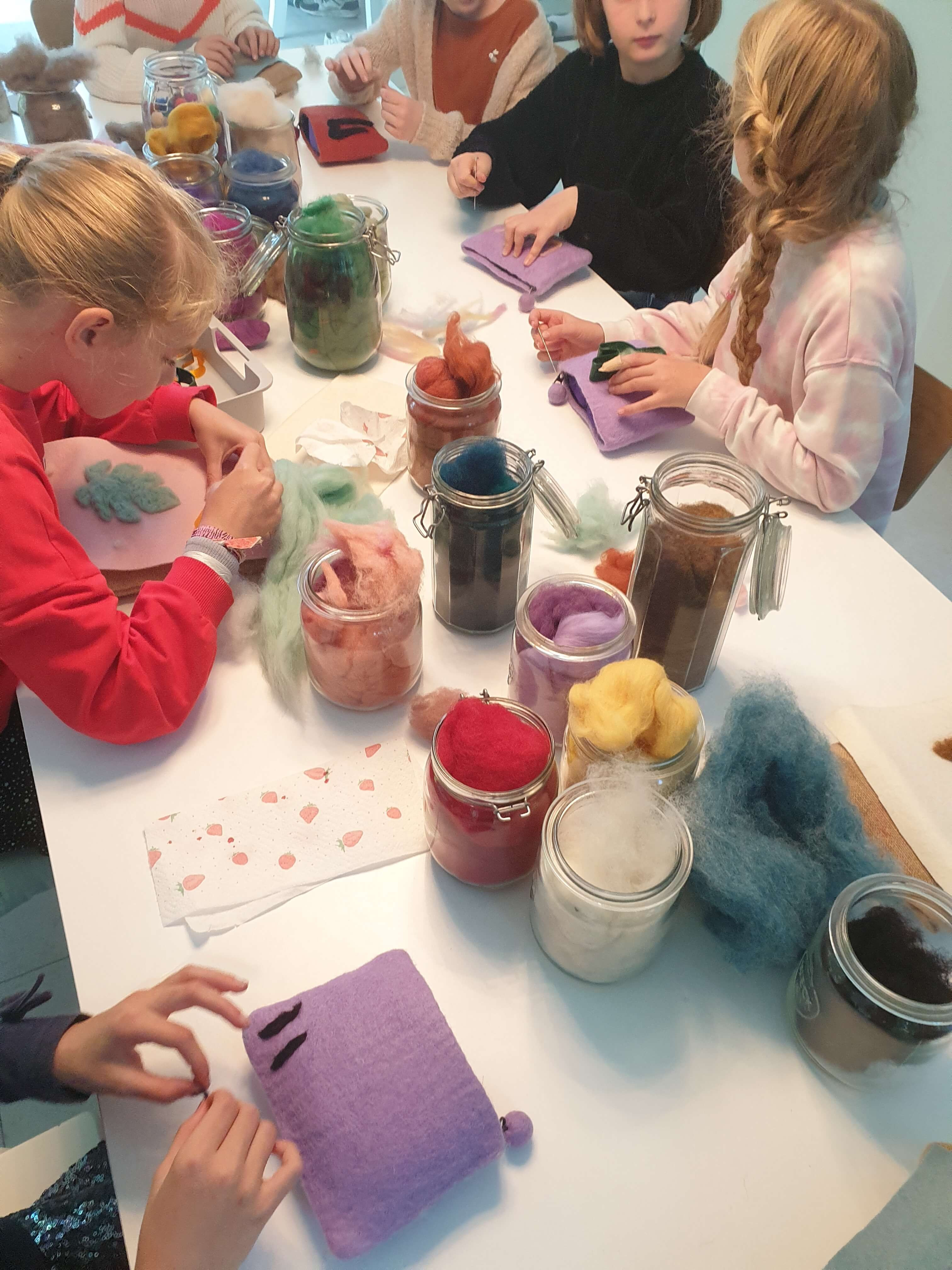Kinderworkshop 'Personaliseer een vilten tasje' - Foto