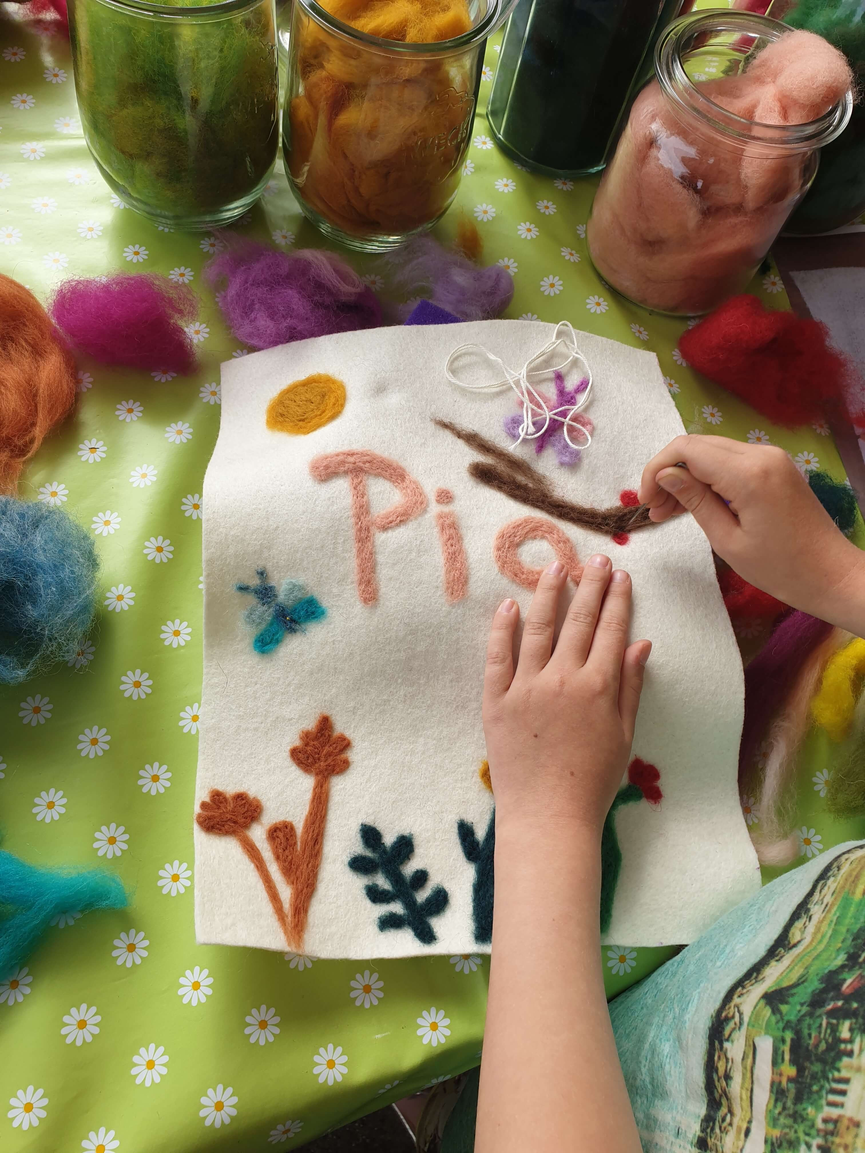 Familieworkshop 'Maak je eigen vilten creatie' - Foto