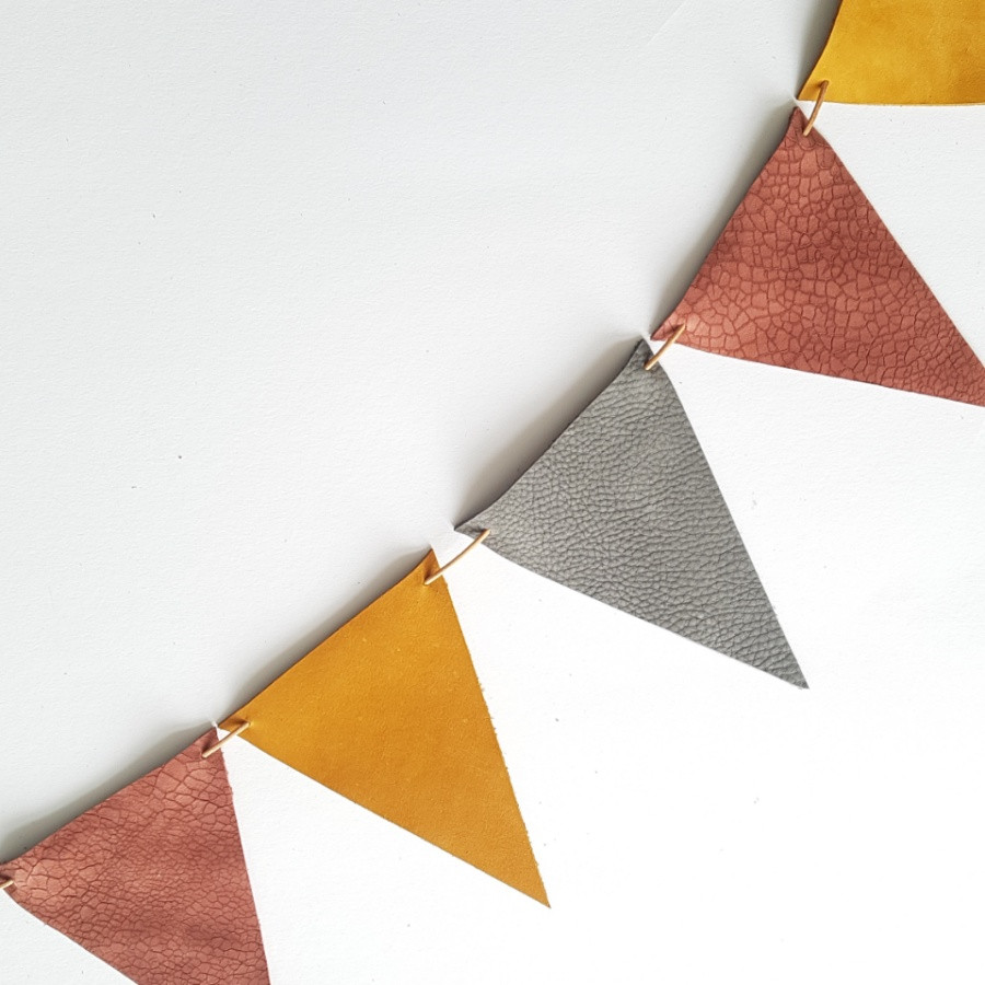 'Maak je eigen leren vlaggenlijn - DIY pakket - Foto