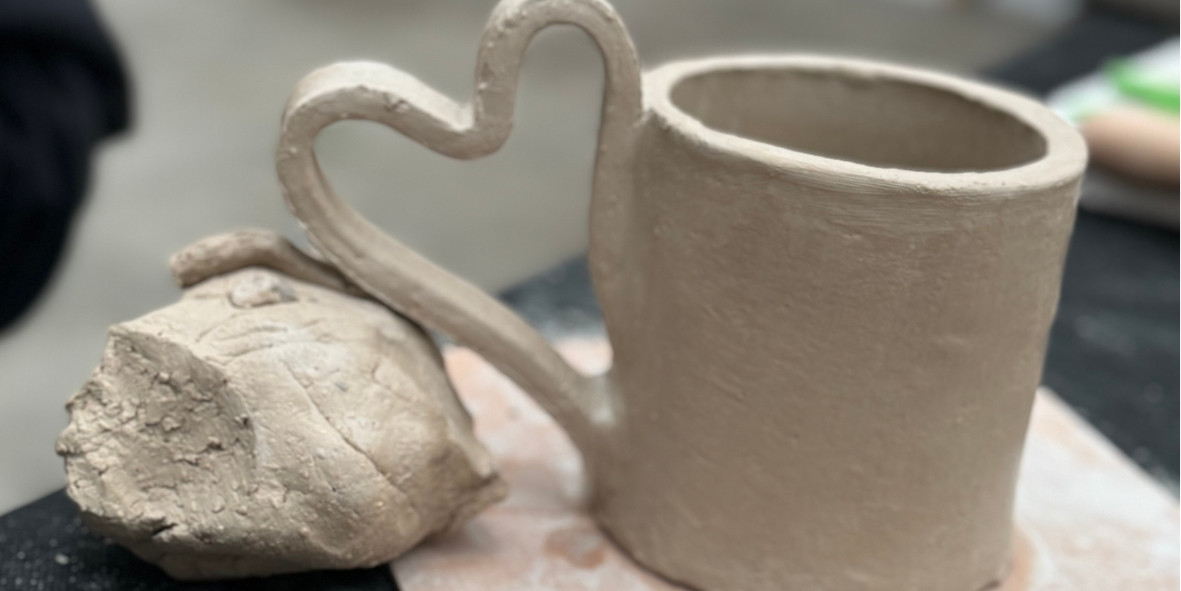 Keramiek in handopbouw - je eigen mok - Foto