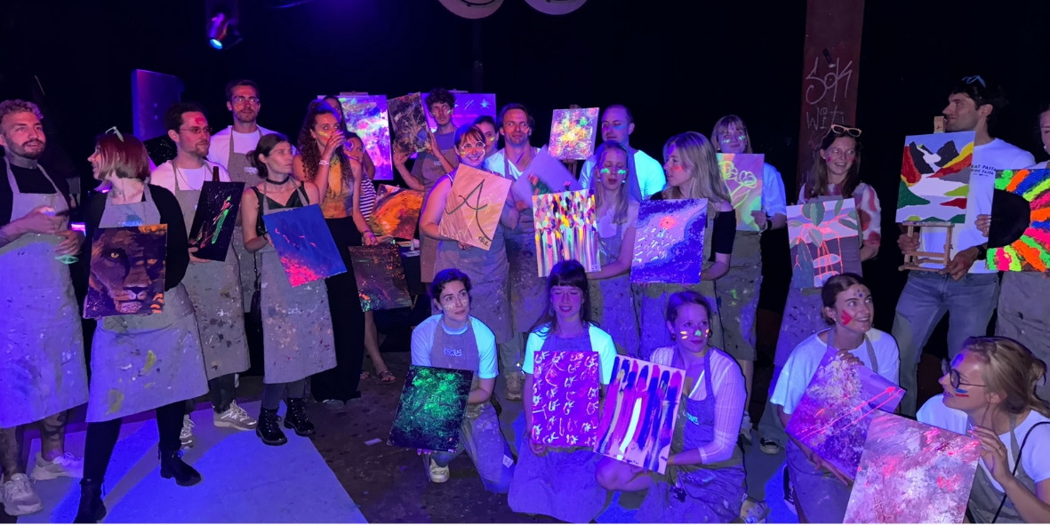 Paint & Sip RAVE - Foto