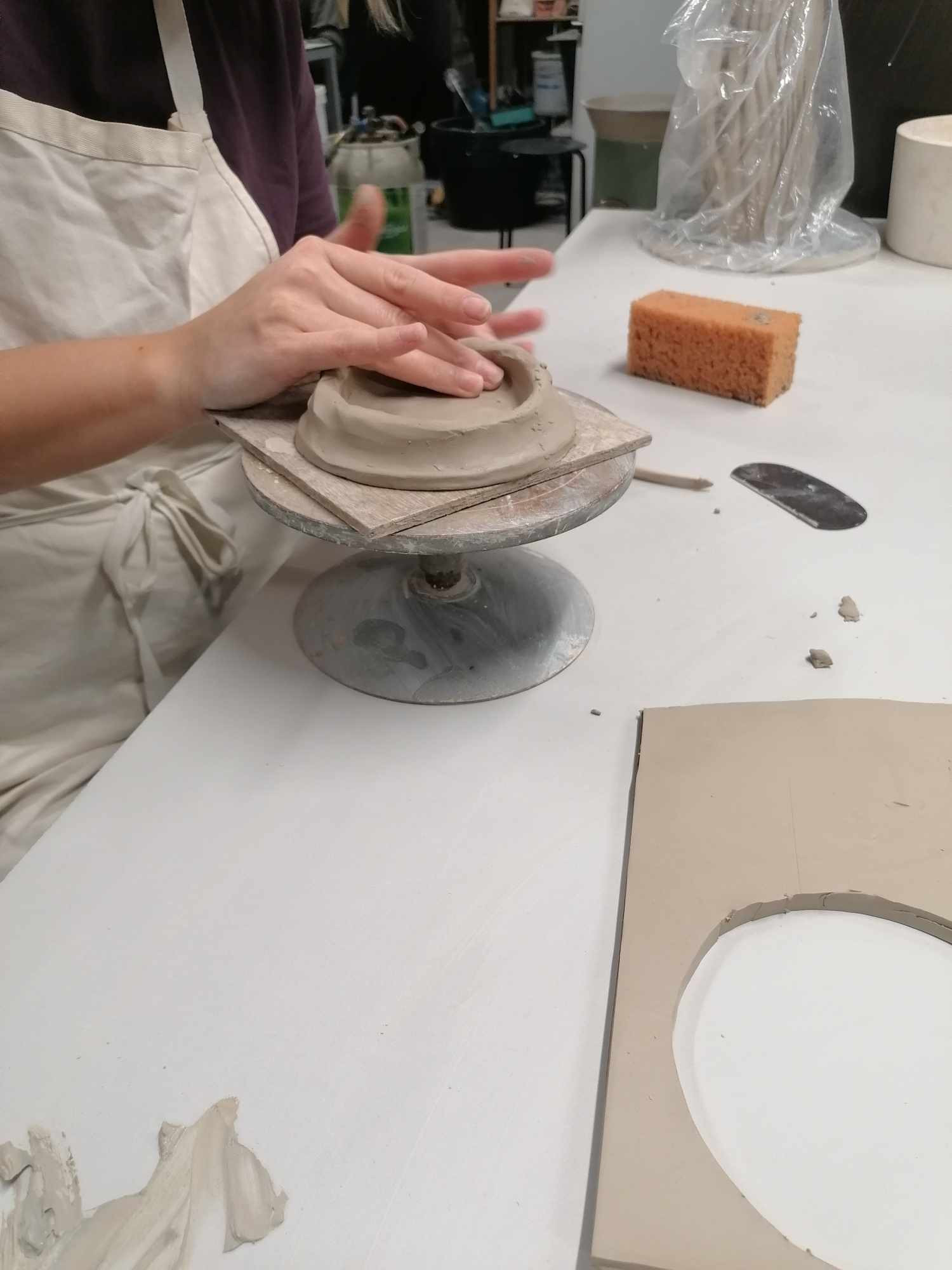 Pottendraaien/boetseren/Sculpteren - Foto