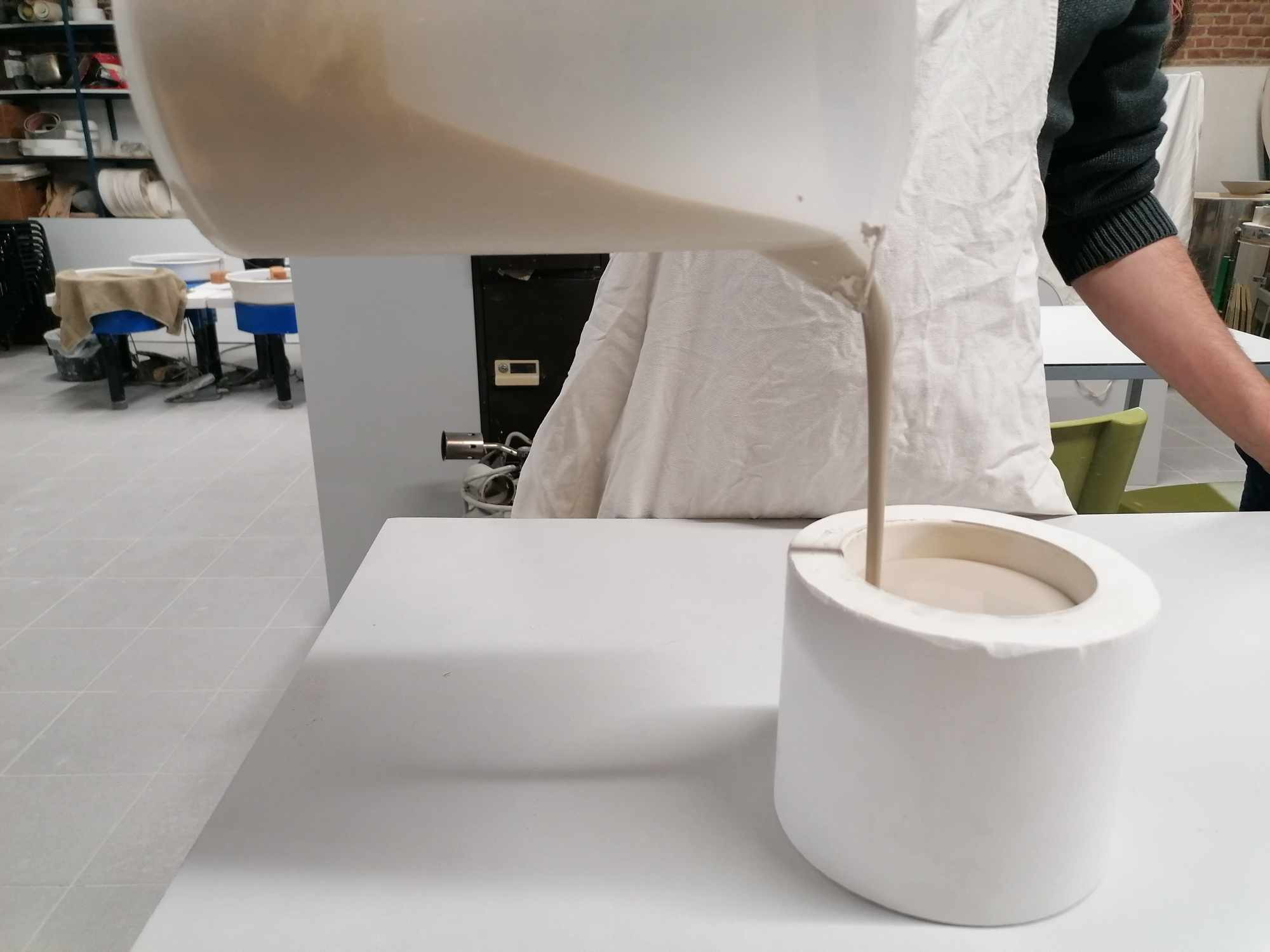 Pottendraaien/boetseren/sculpteren - Foto