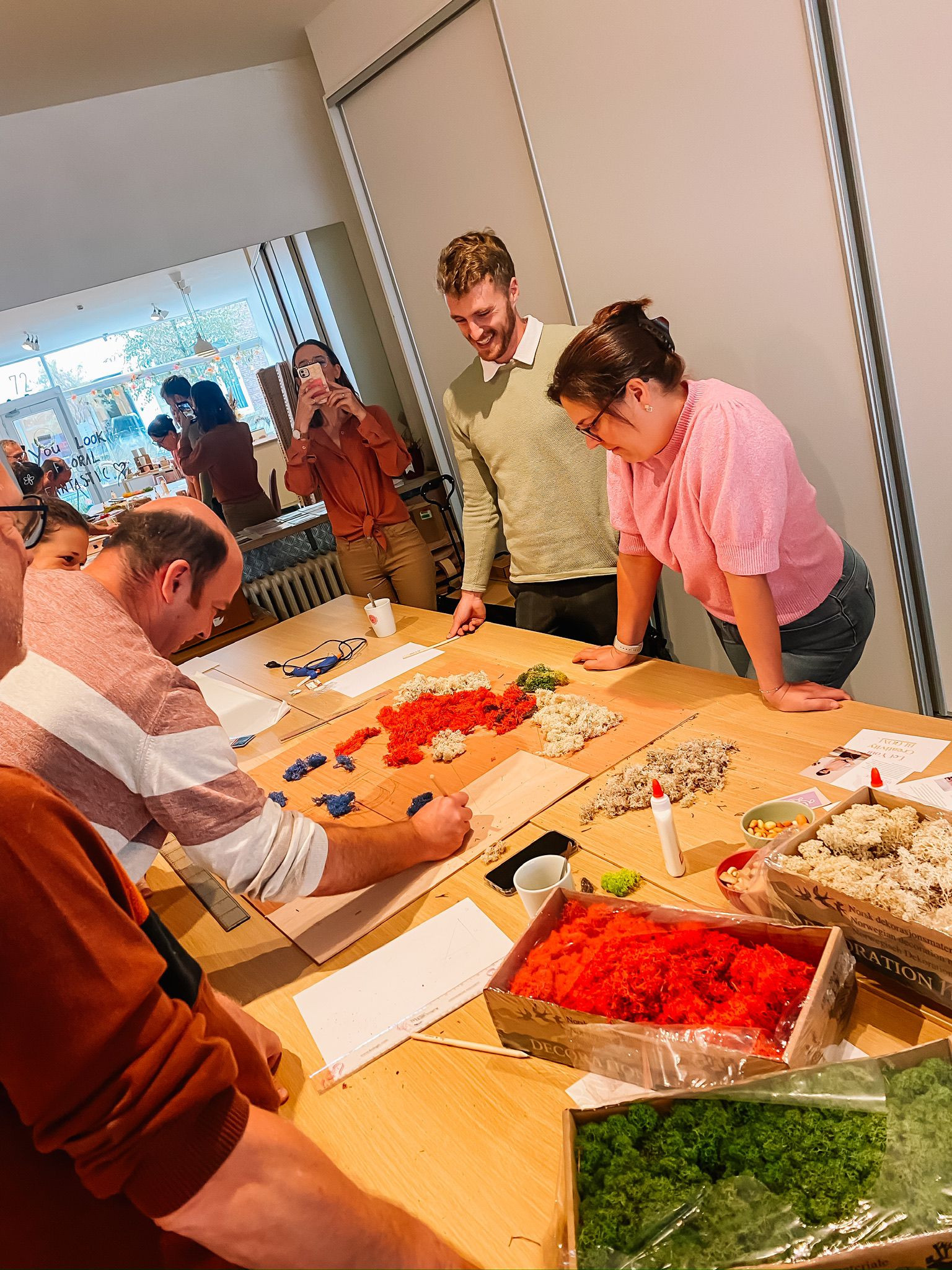 Moswand logo voor bedrijven workshop - Foto