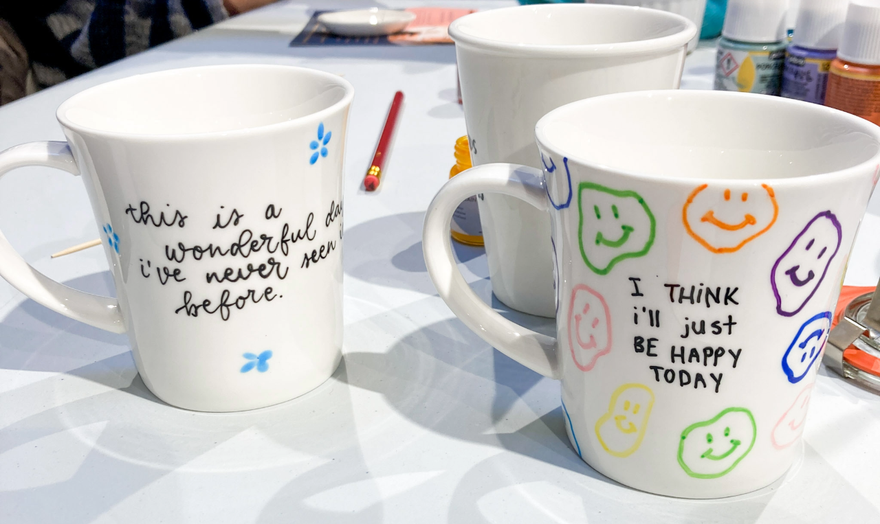 Workshop schilderen op servies voor bedrijven - Foto