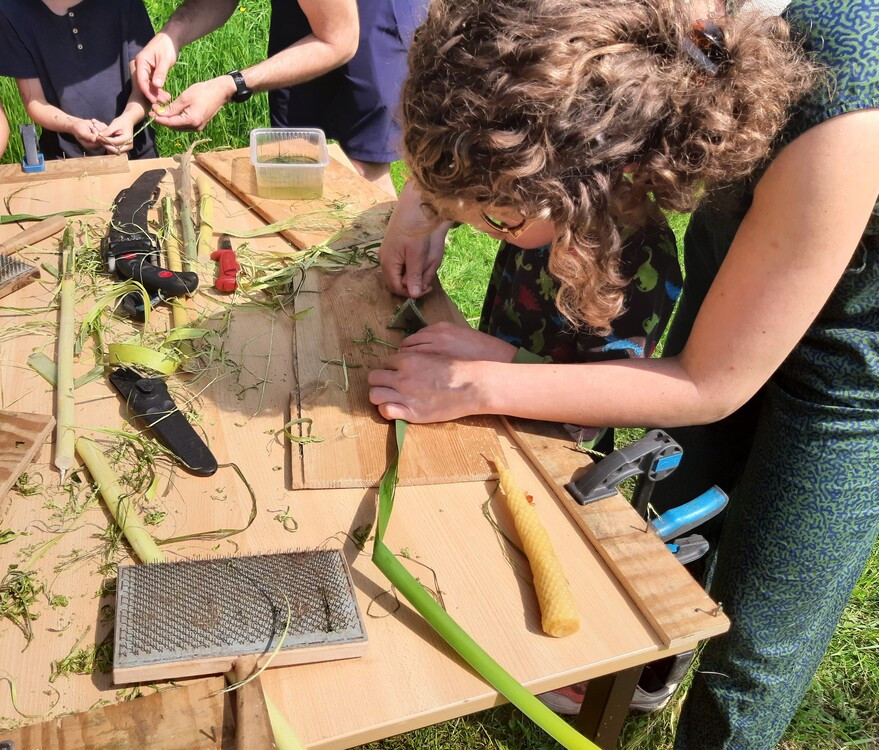 workshop touw maken van natuurlijke vezels - Foto