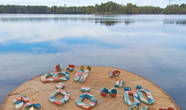 Oorbellen maken uit polymeerklei (prikkelarme workshop)