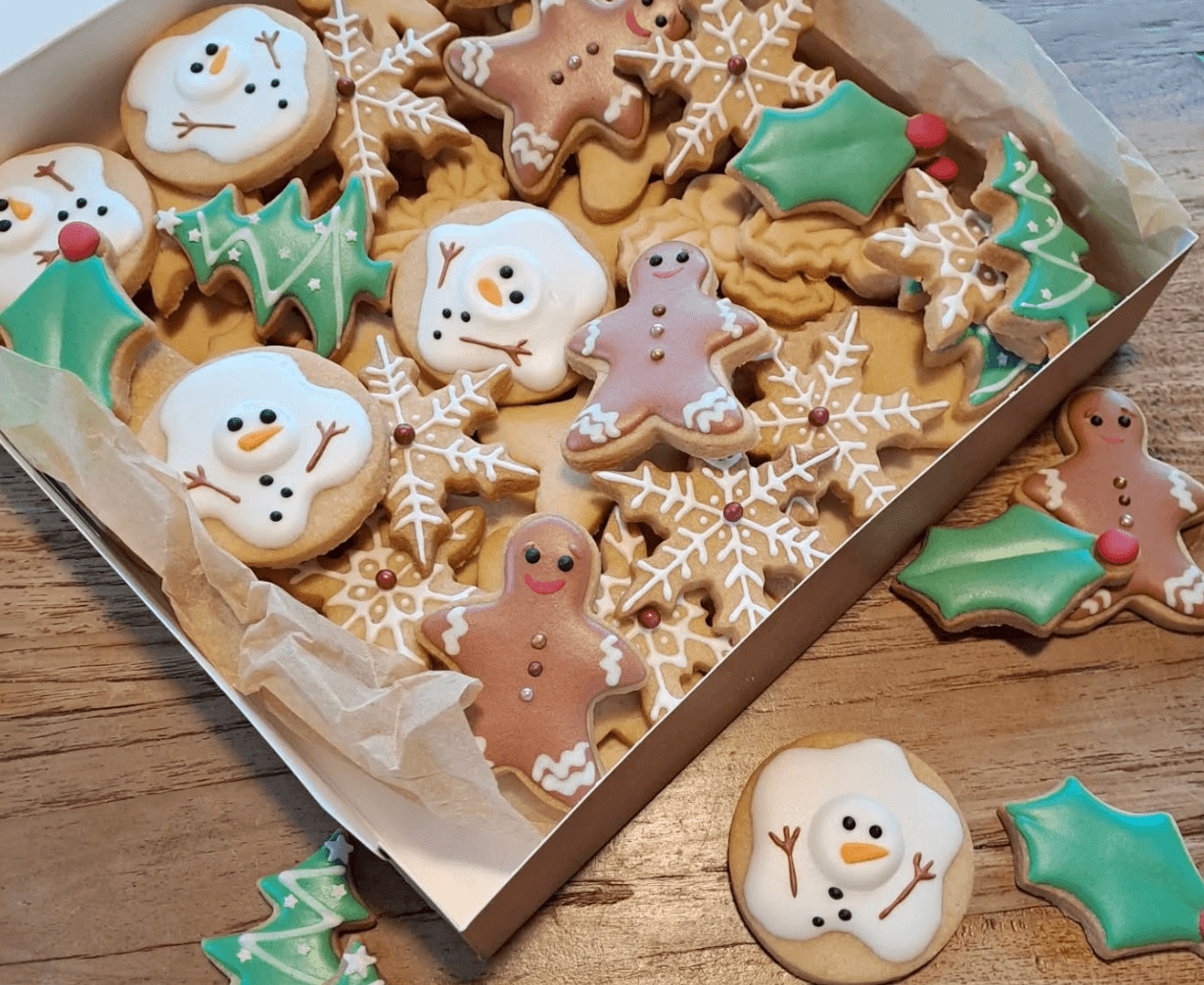 Koekjes versieren met royal icing - Foto