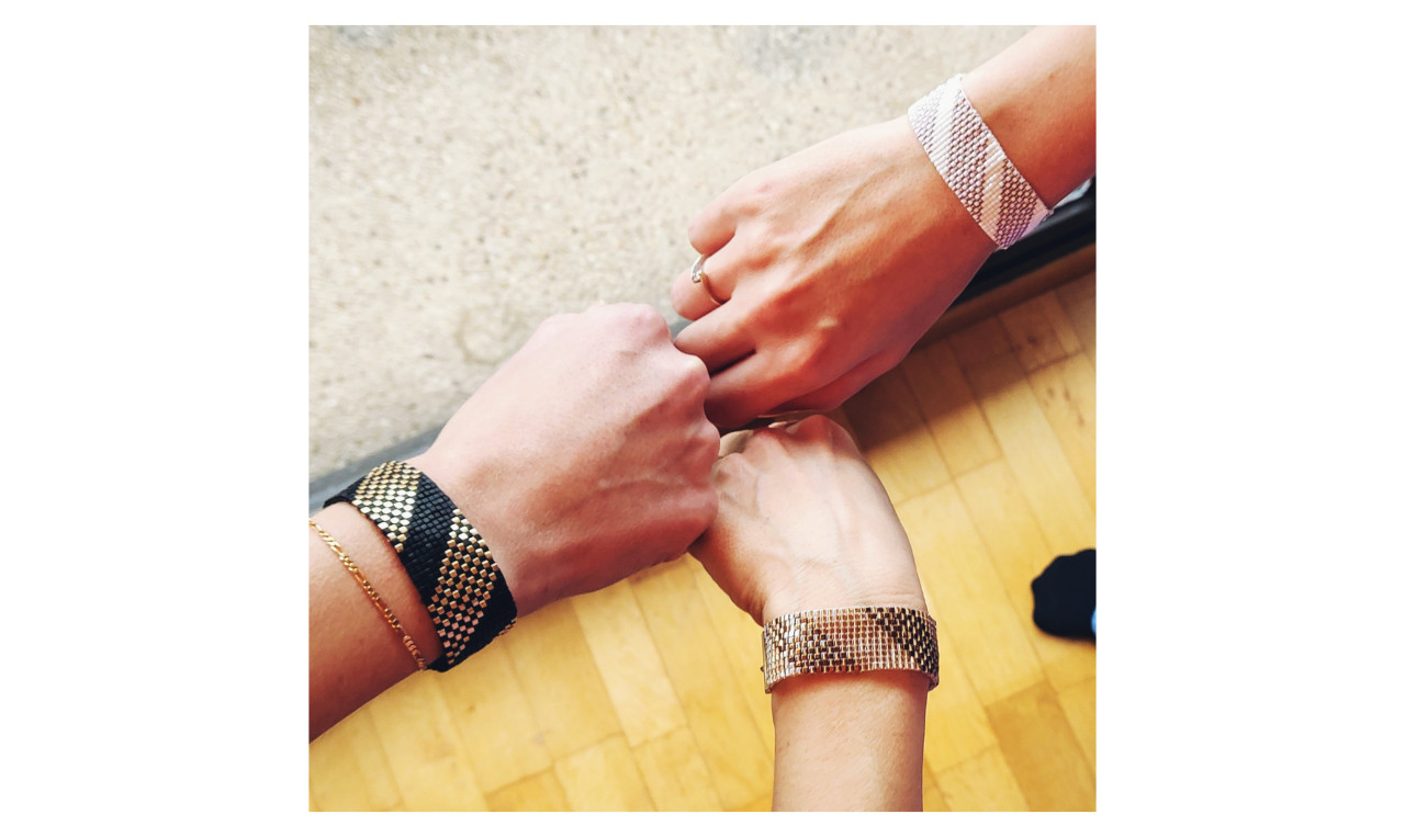 Juwelen workshop - Armbanden weven met weefraam - Foto