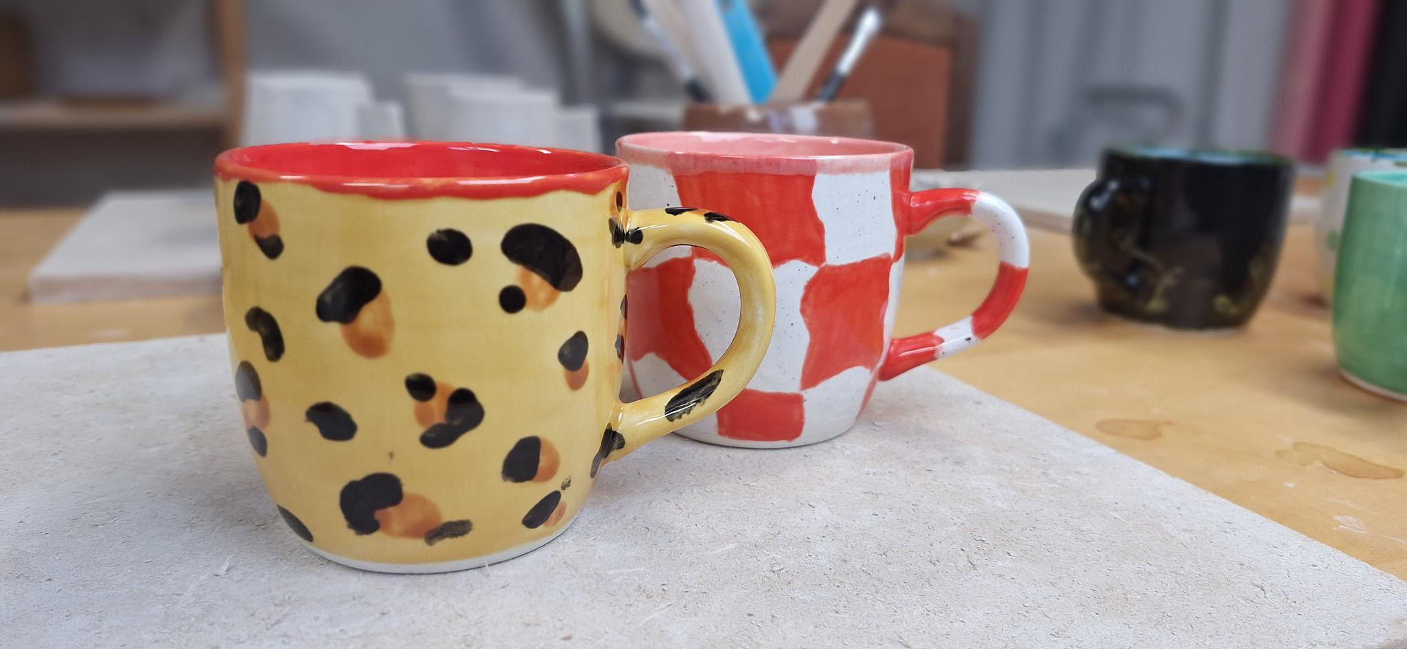 Keramiek beschilderen met glazuur workshop - Foto