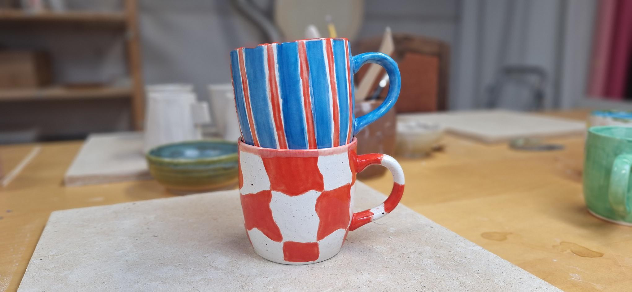 Keramiek beschilderen met glazuur workshop - Foto