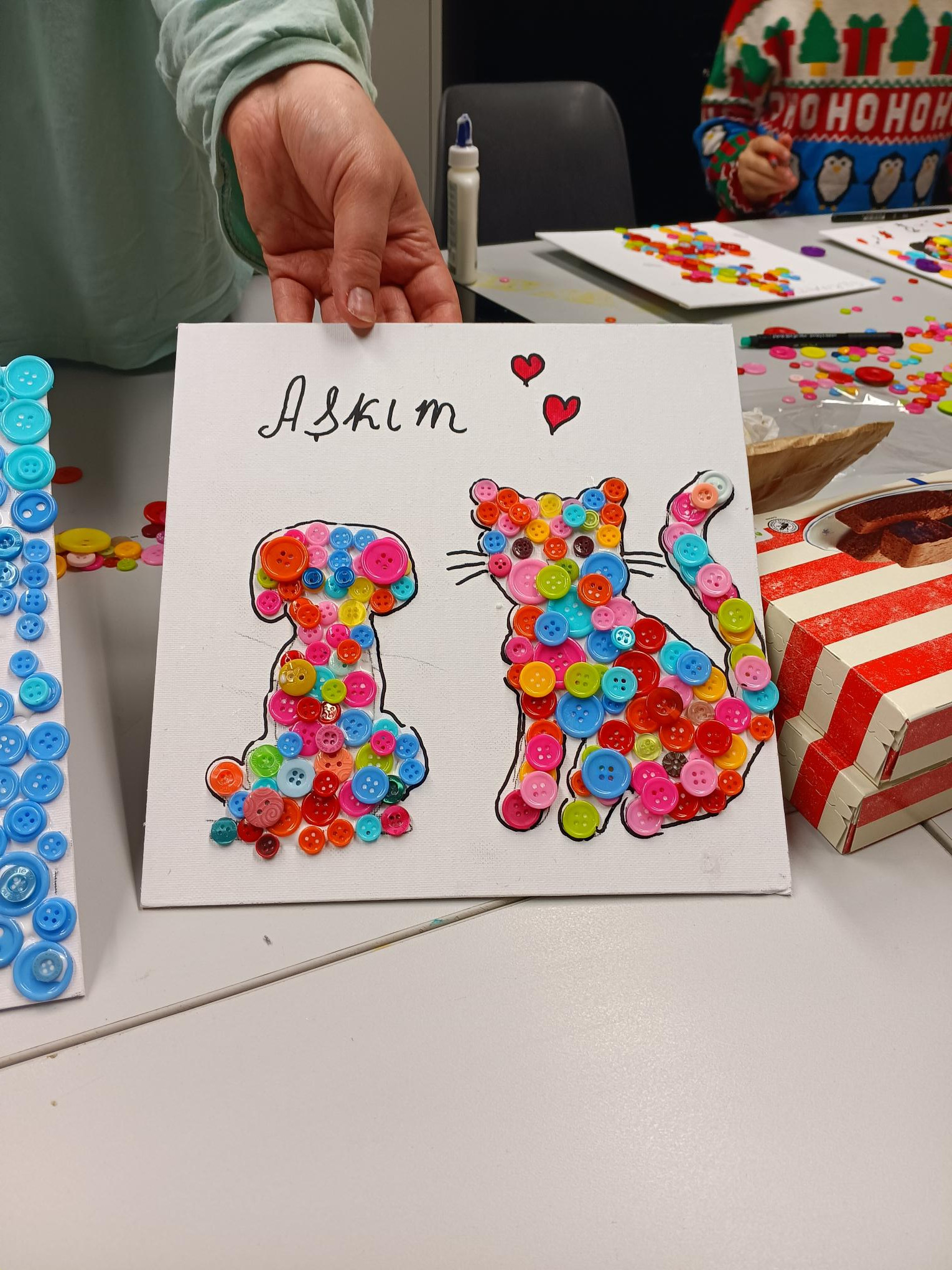 Kinderfeestje, knopenschilderij vanaf 5 jaar - Foto