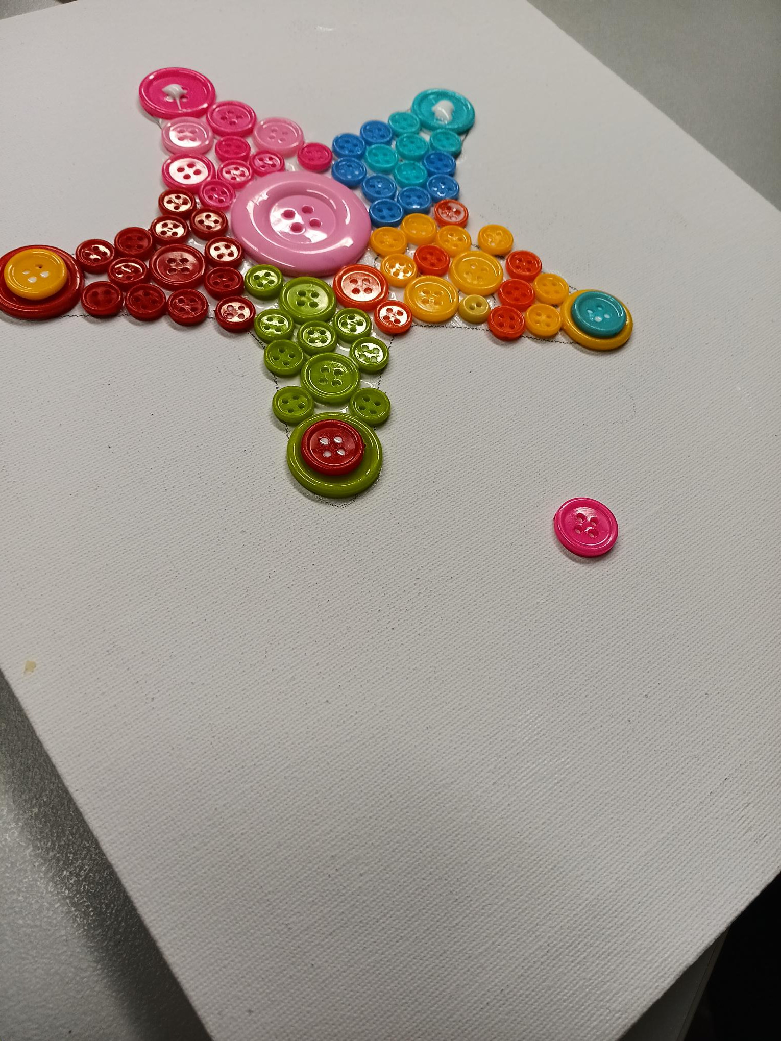 Kinderfeestje, knopenschilderij vanaf 5 jaar - Foto