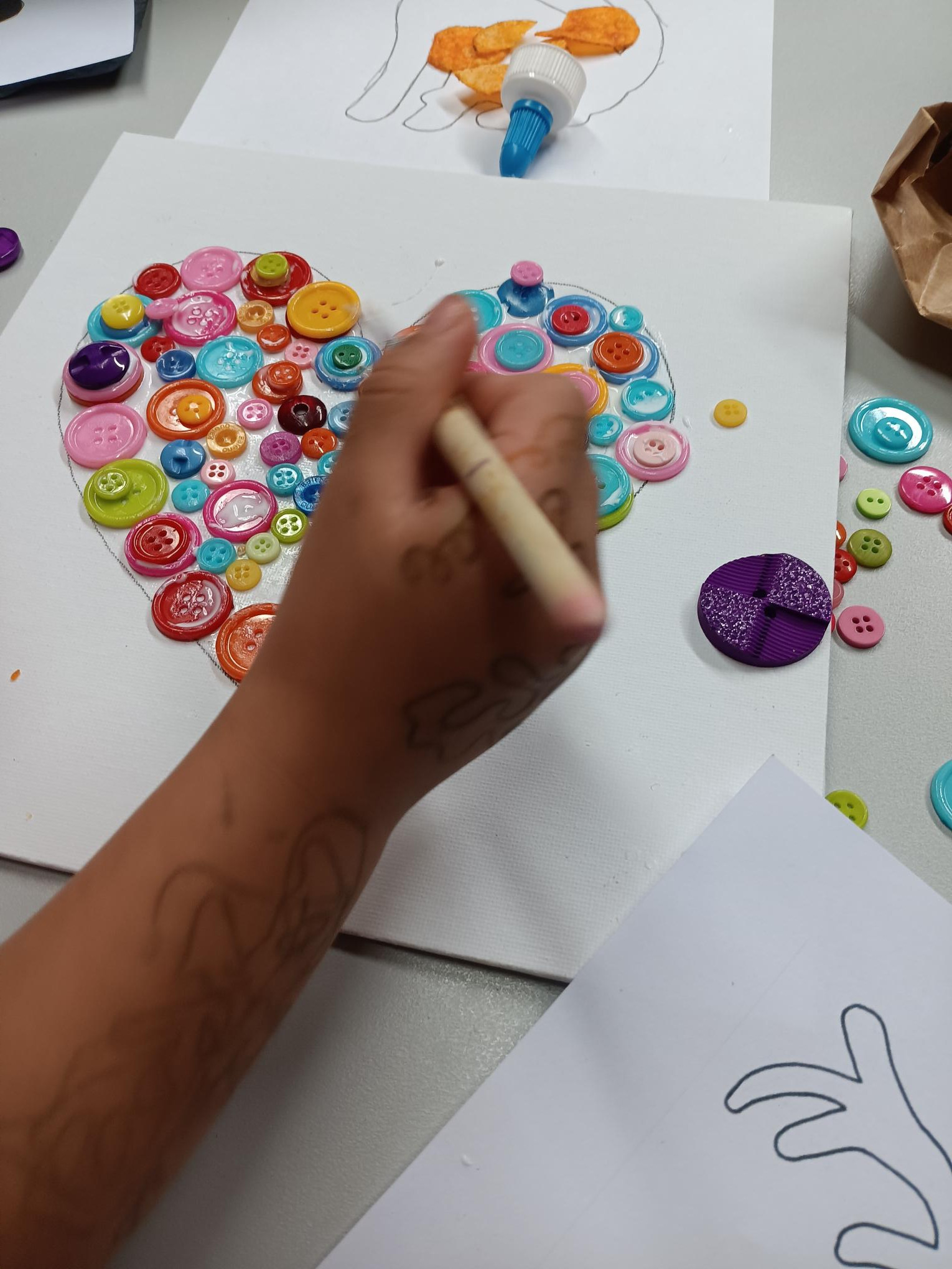 Kinderfeestje, knopenschilderij vanaf 5 jaar - Foto